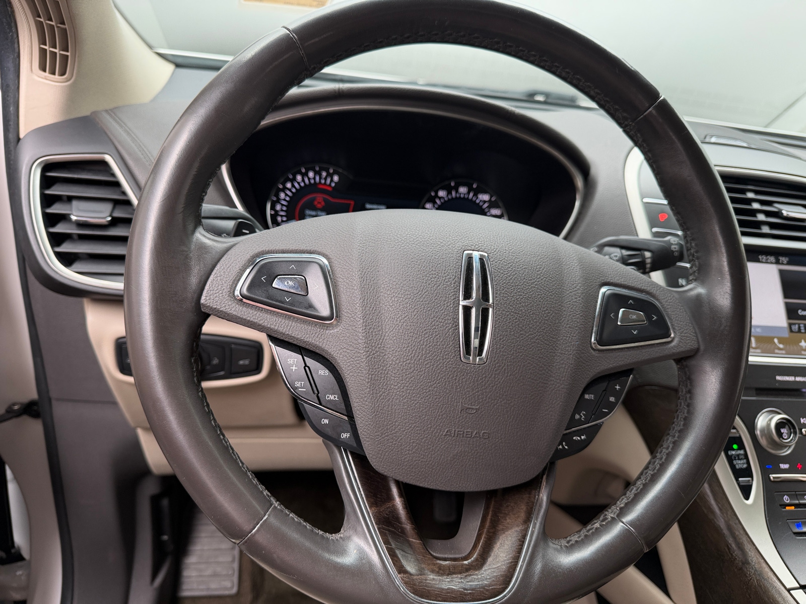 Thumbnail: 2017 Lincoln MKX - 4
