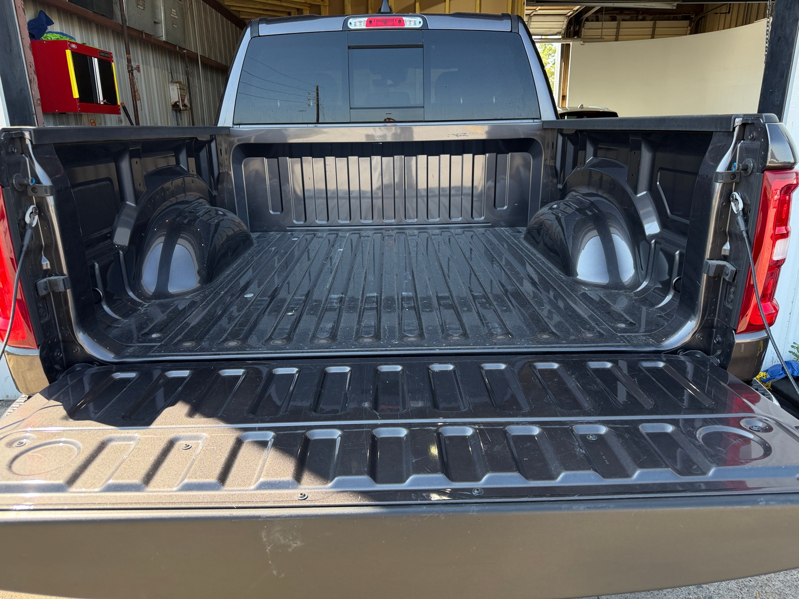 Thumbnail: 2026 RAM 1500 - 7