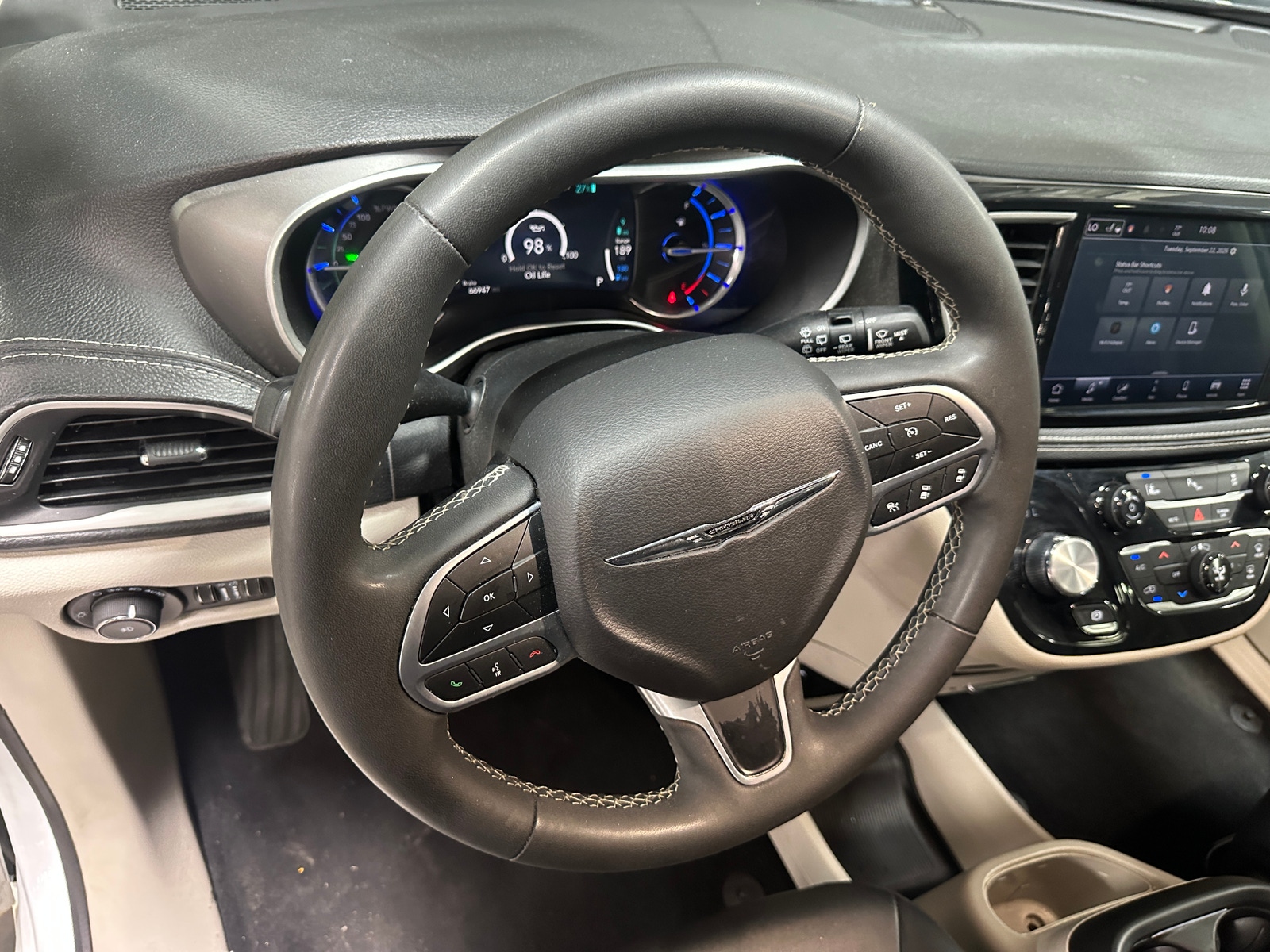 Thumbnail: 2024 Chrysler Pacifica - 4