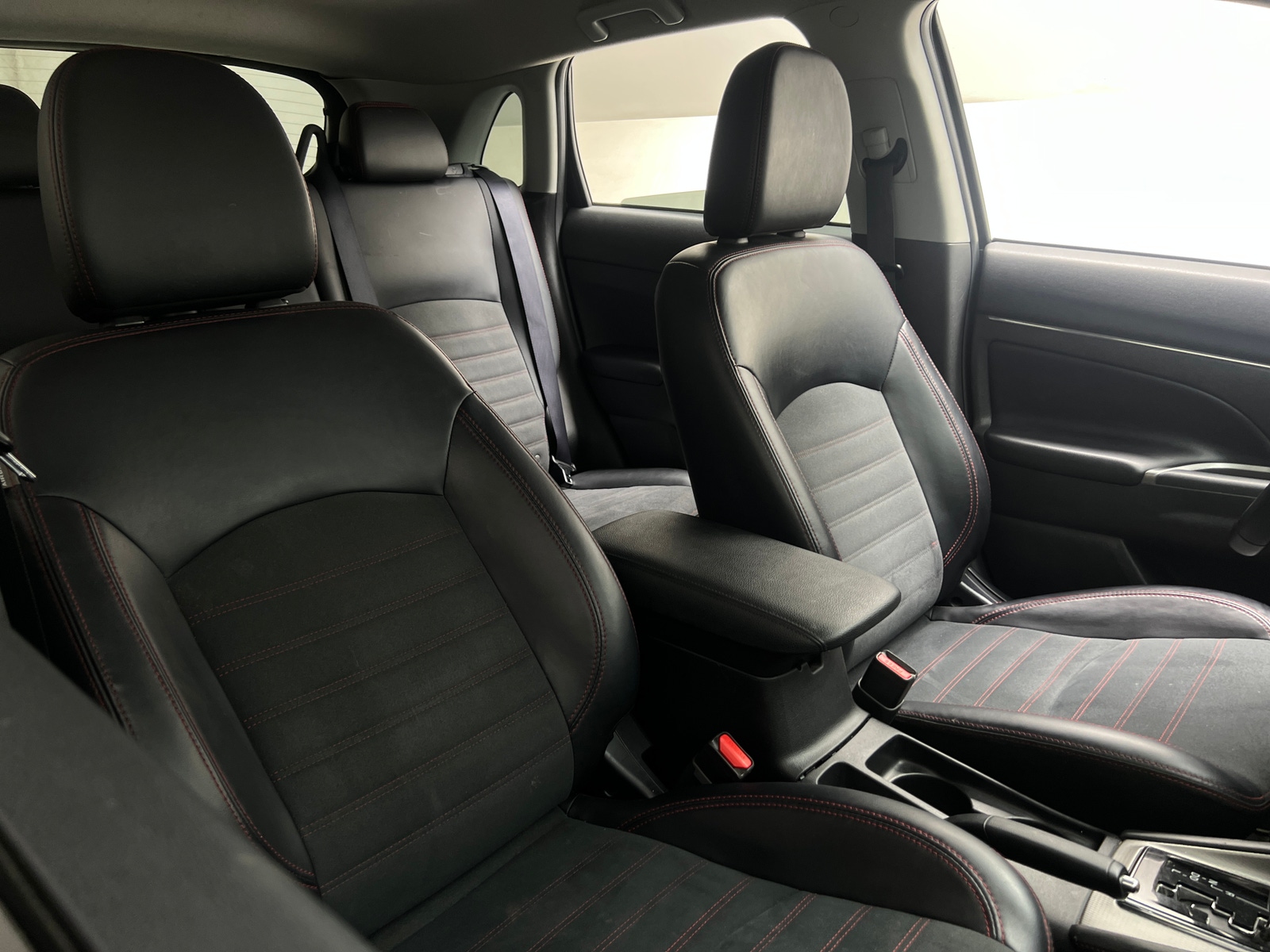 Thumbnail: 2024 Mitsubishi Outlander Sport - 2