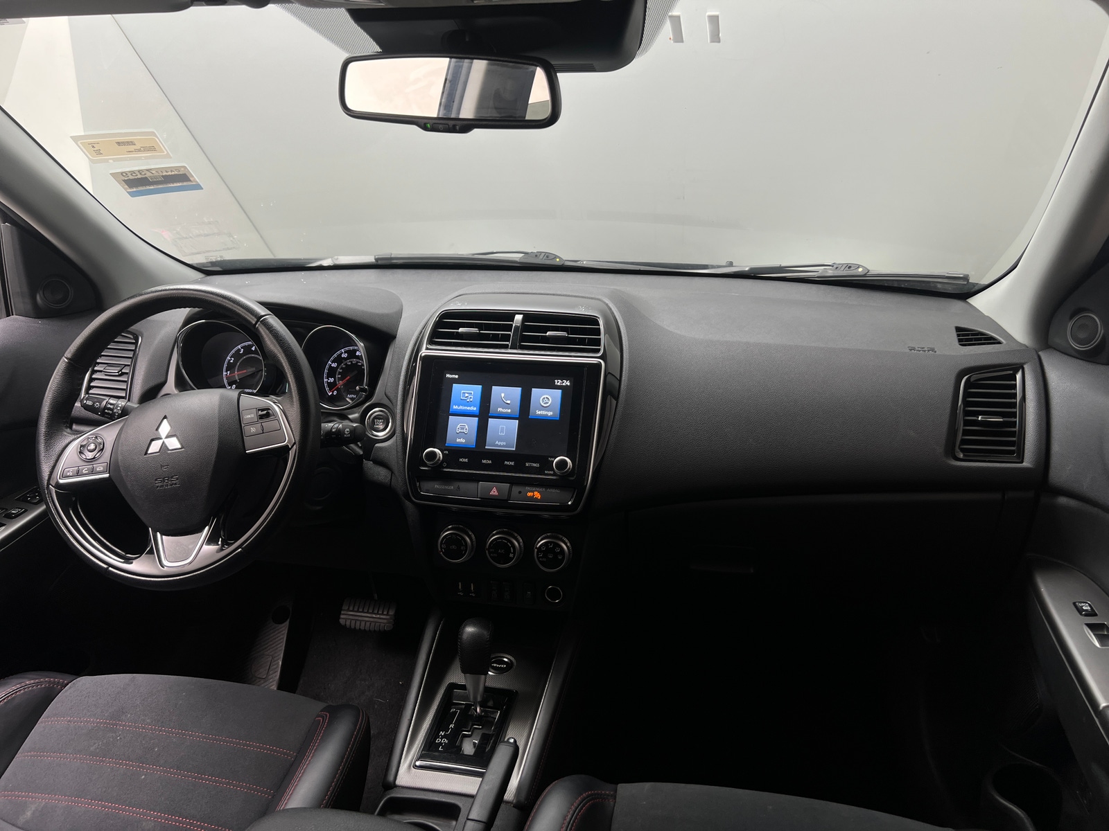 Thumbnail: 2024 Mitsubishi Outlander Sport - 3