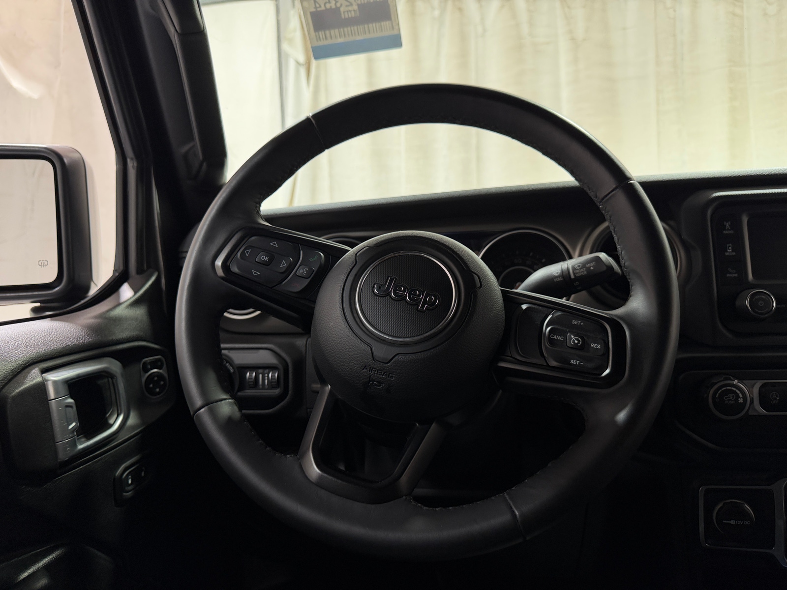 Thumbnail: 2019 Jeep Wrangler - 5