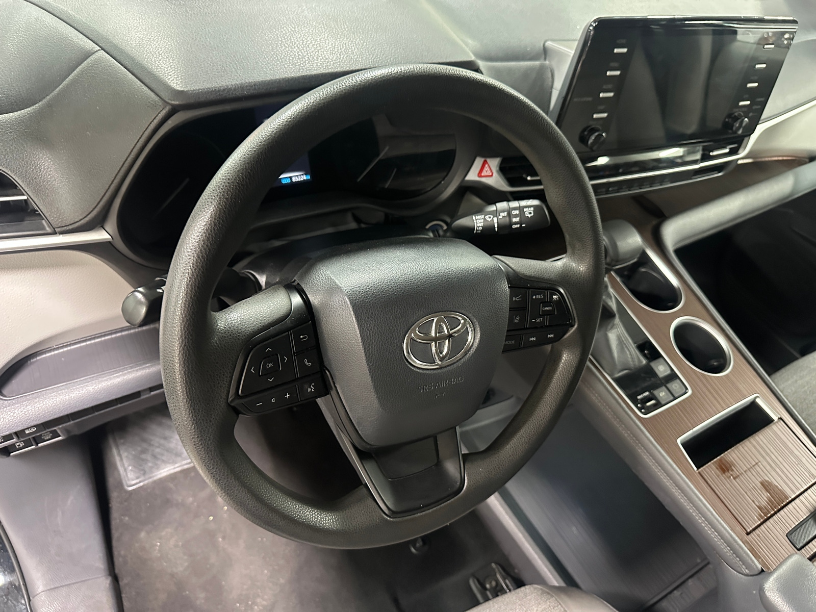 Thumbnail: 2022 Toyota Sienna - 5