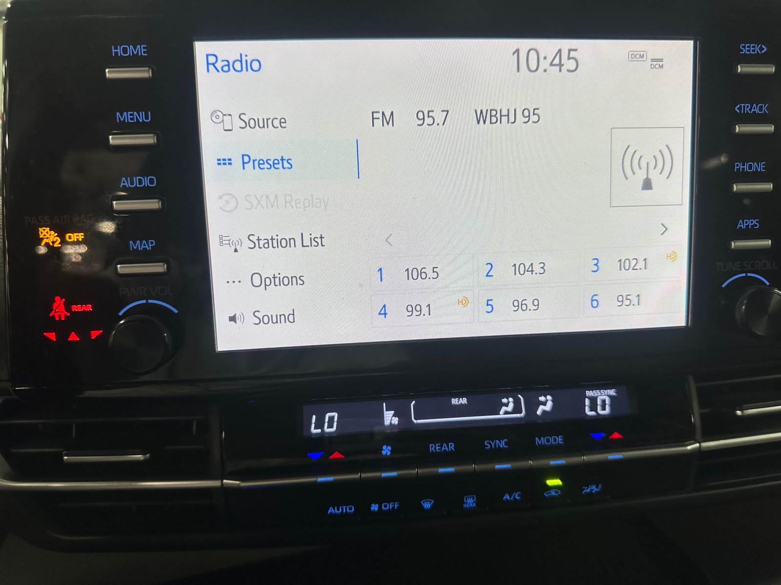 Thumbnail: 2022 Toyota Sienna - 4