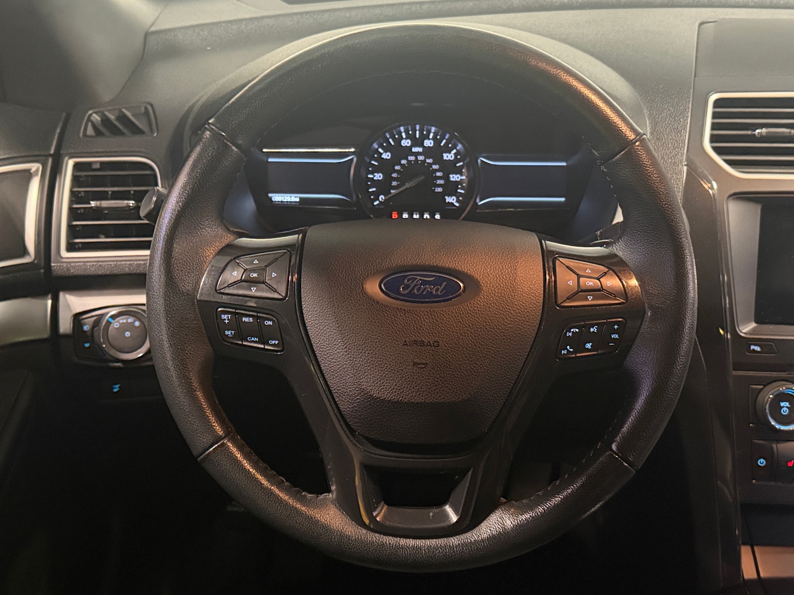Thumbnail: 2017 Ford Explorer - 4