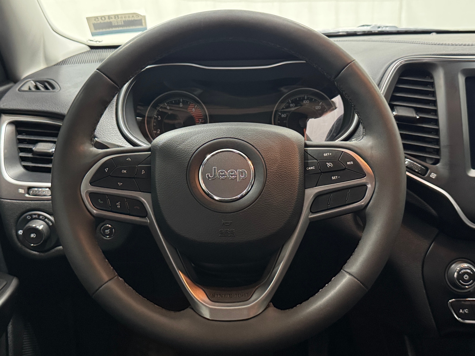 Thumbnail: 2022 Jeep Cherokee - 4