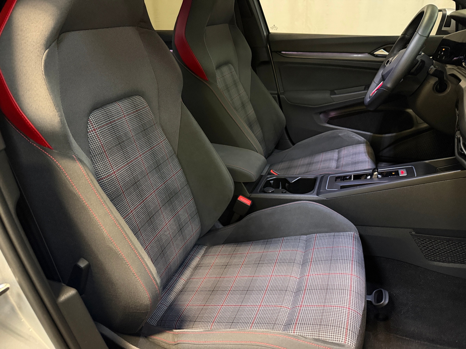 Thumbnail: 2022 Volkswagen Golf - 2
