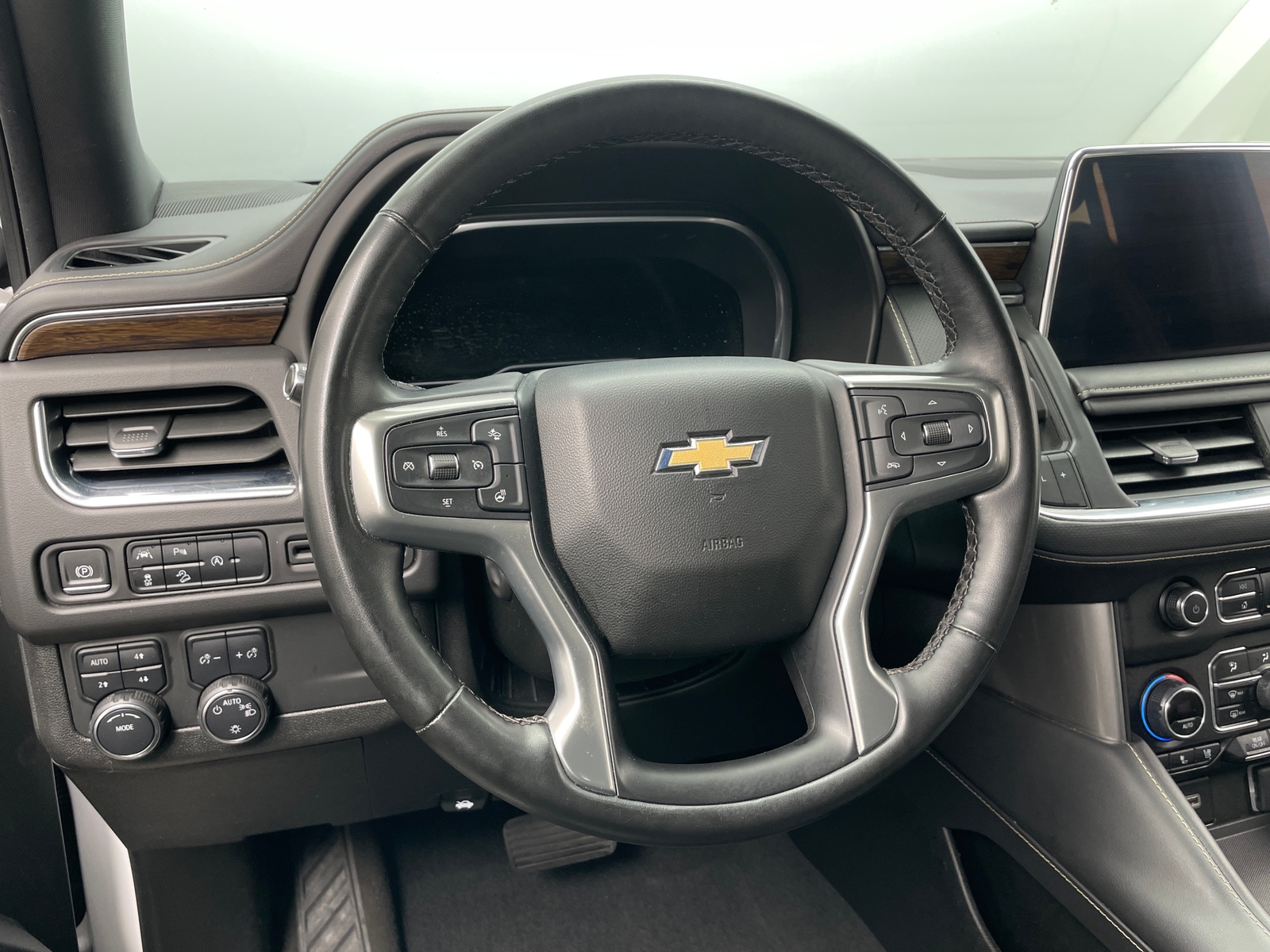 Thumbnail: 2023 Chevrolet Suburban - 4
