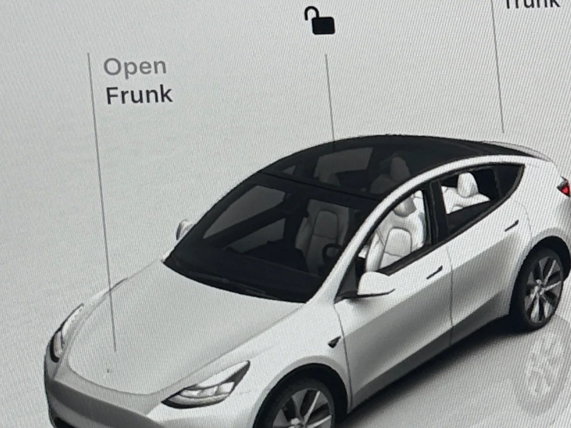 Thumbnail: 2023 Tesla Model Y - 3