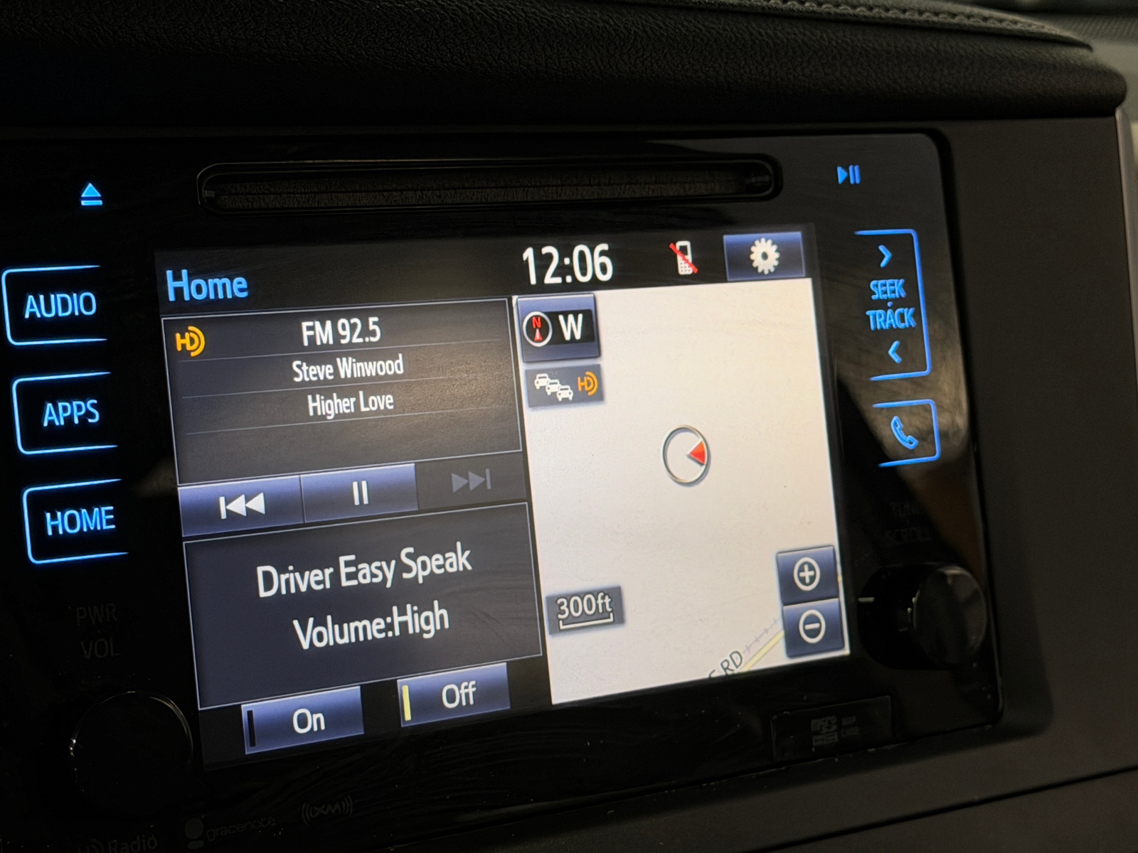 Thumbnail: 2017 Toyota Sienna - 3