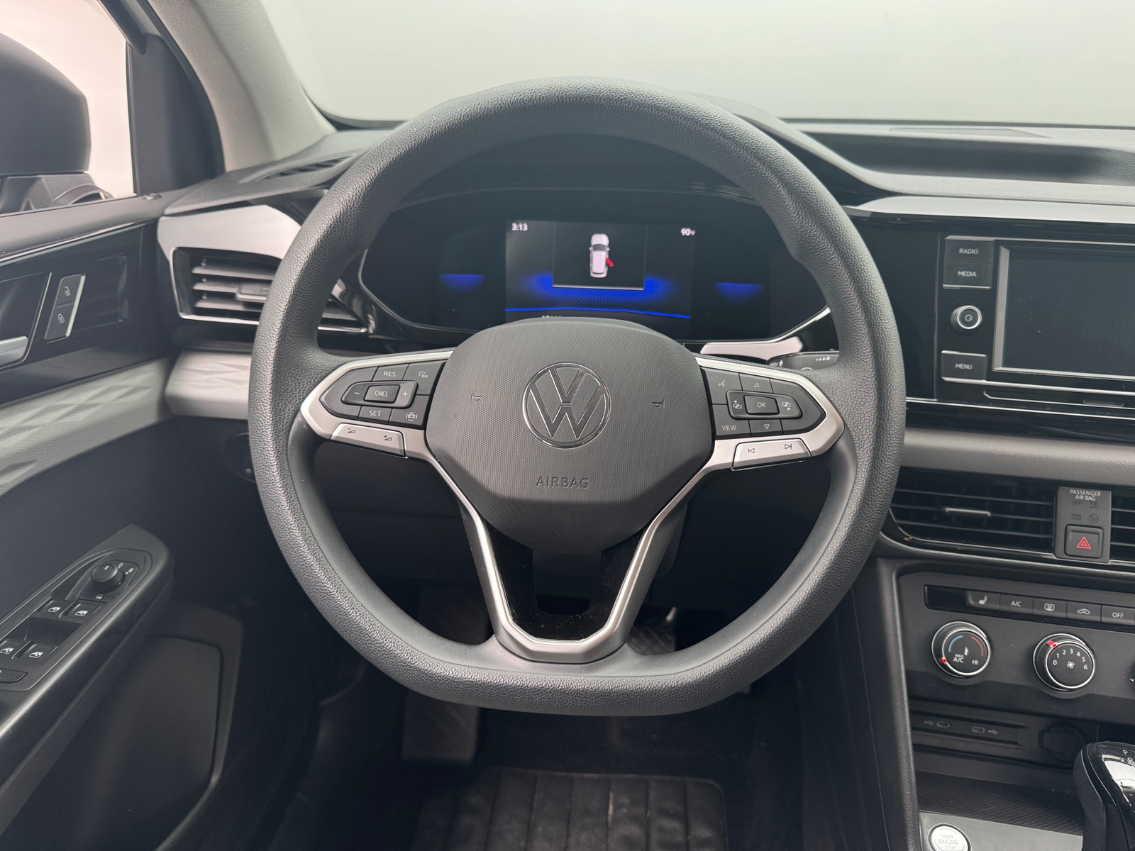 Thumbnail: 2022 Volkswagen Taos - 5