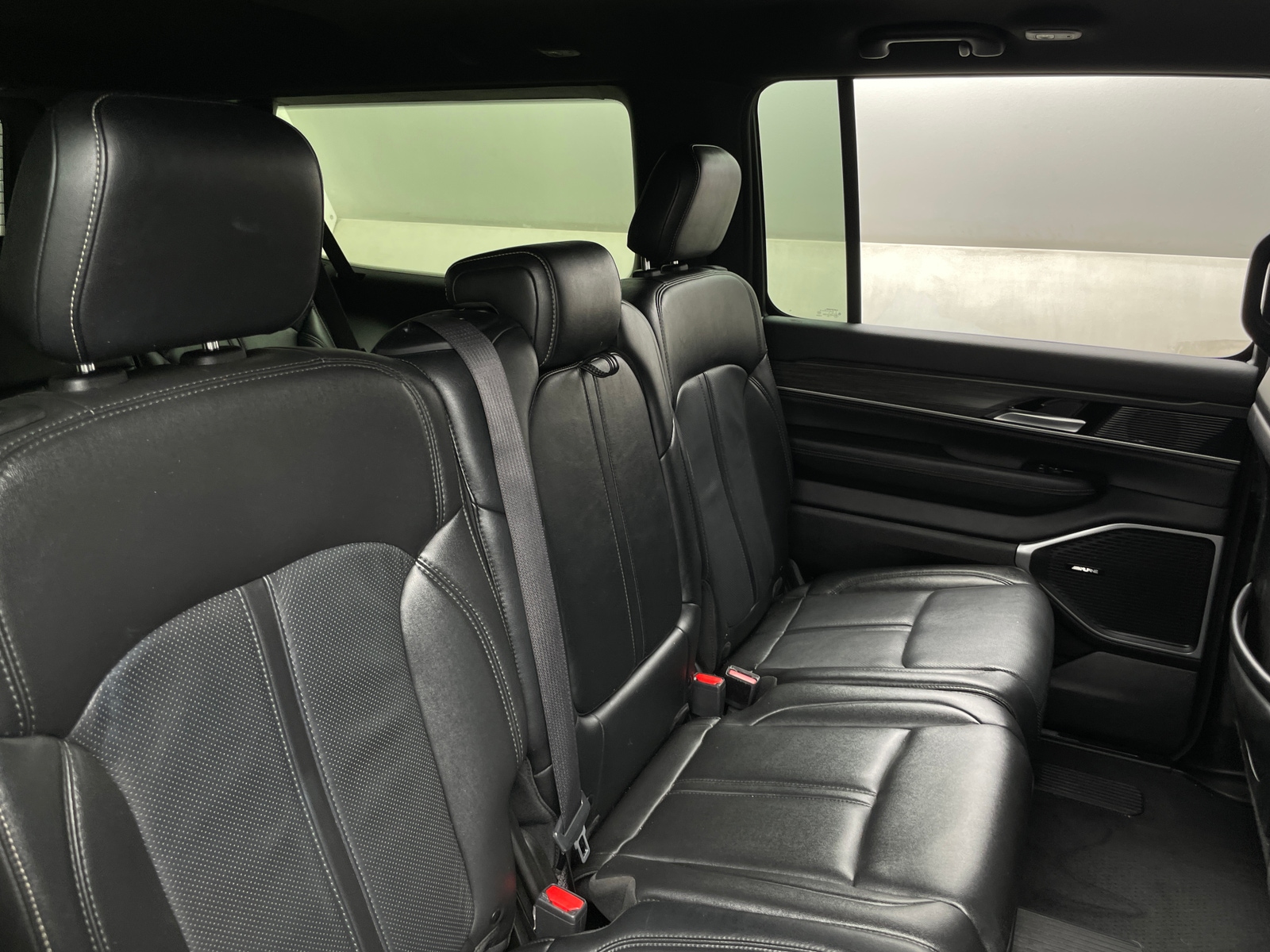 Thumbnail: 2024 Jeep Wagoneer - 5