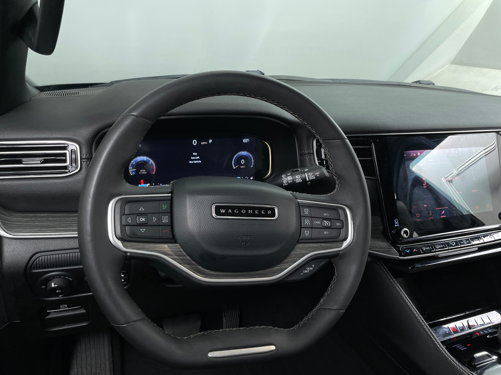 Thumbnail: 2024 Jeep Wagoneer - 4