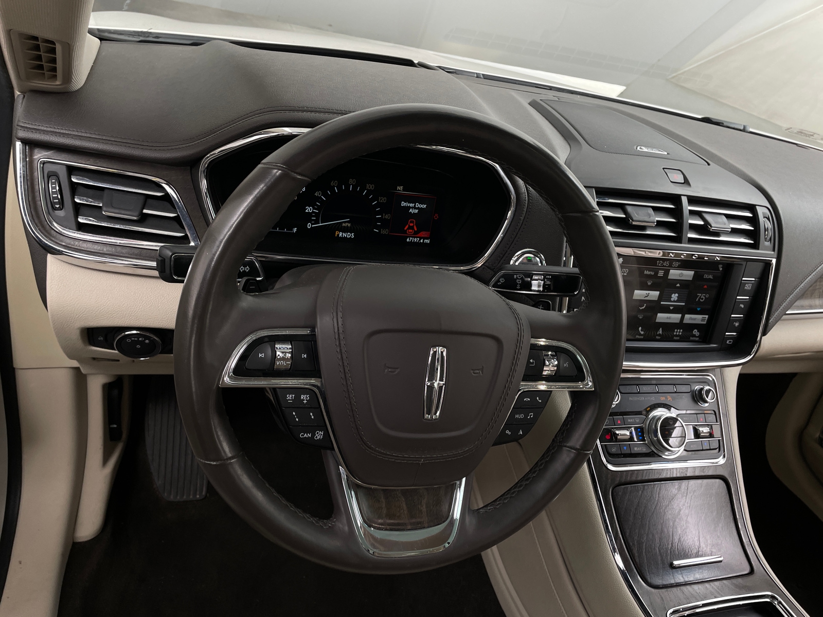 Thumbnail: 2019 Lincoln Continental - 4