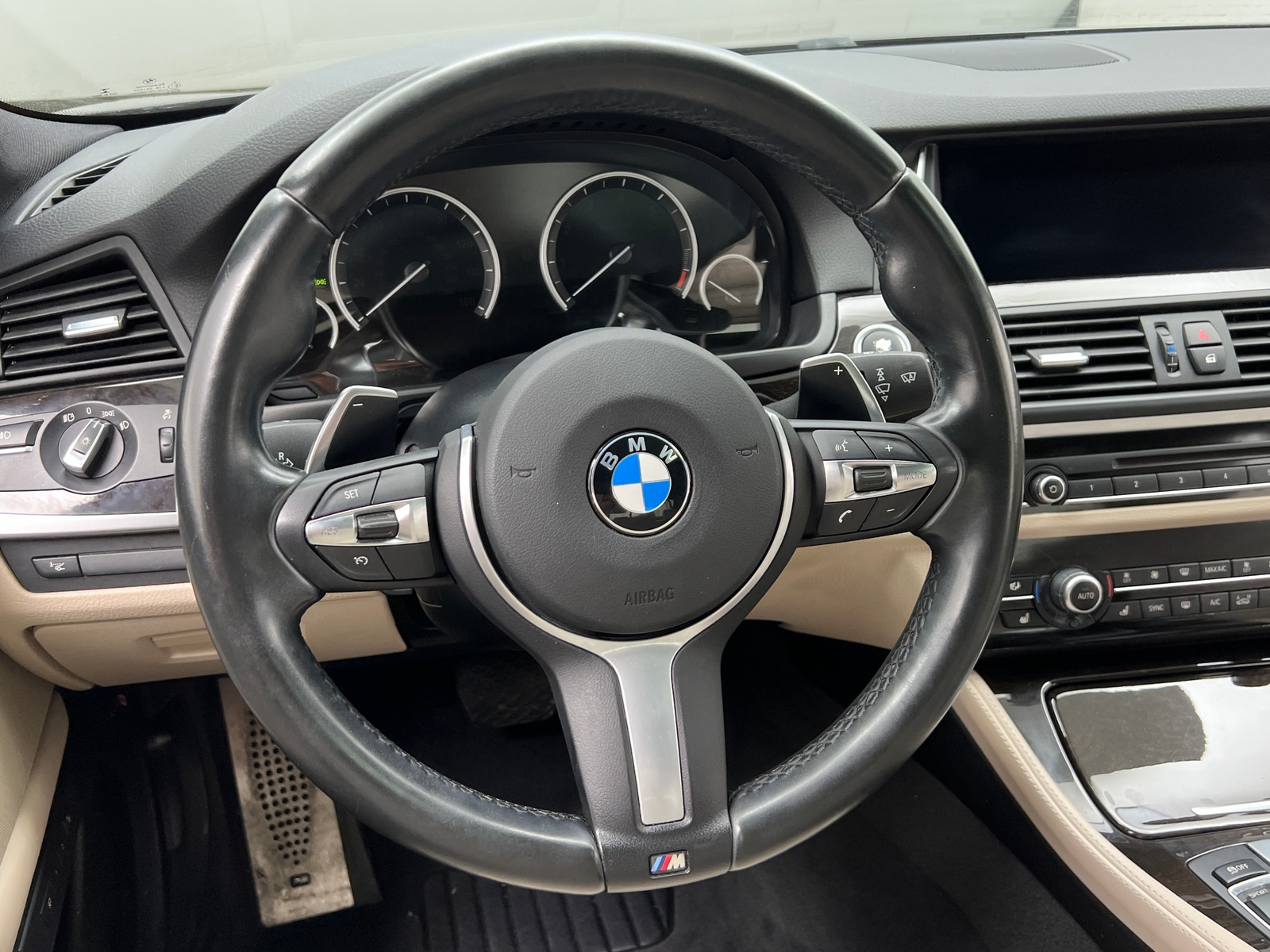 Thumbnail: 2016 BMW 5 Series - 5