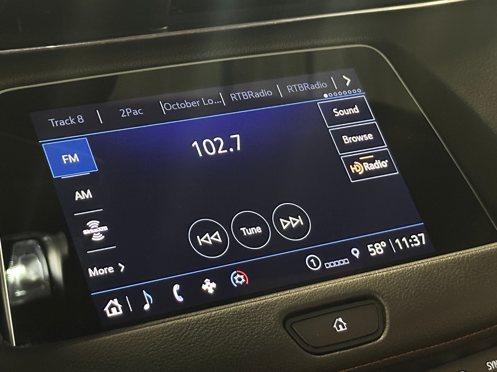Thumbnail: 2023 Cadillac XT4 - 3