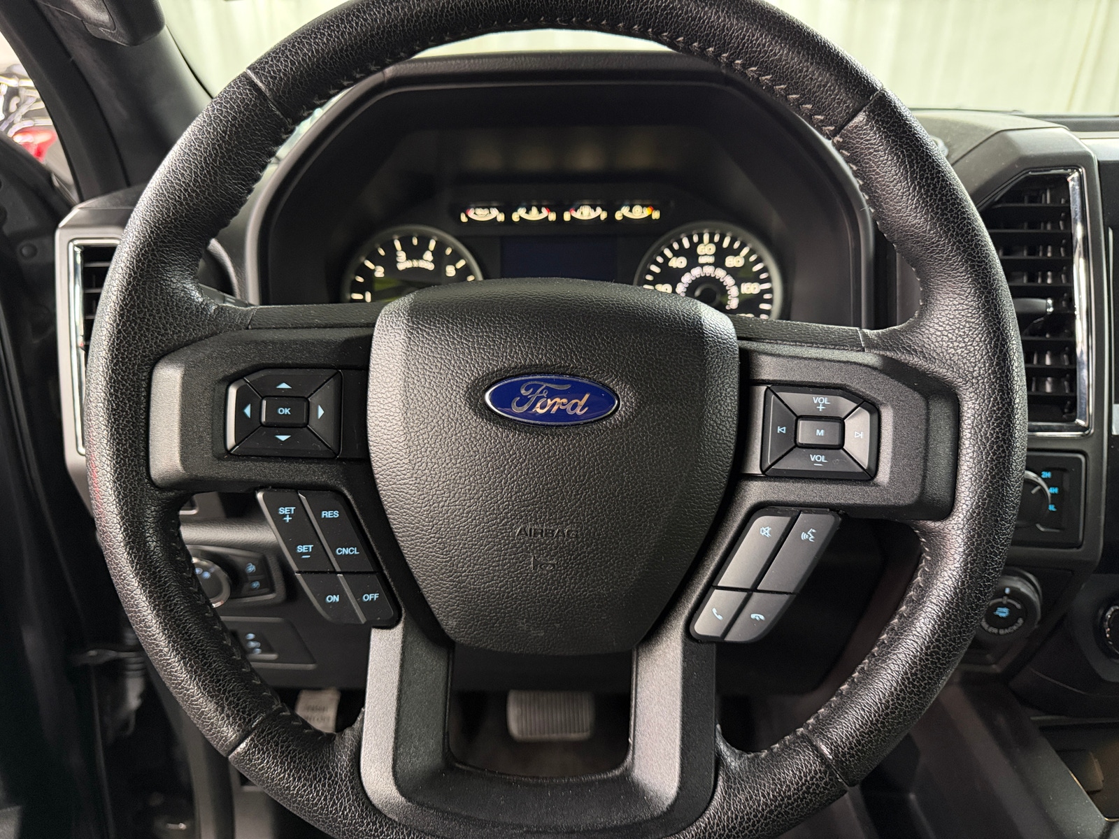 Thumbnail: 2016 Ford Econoline - 5