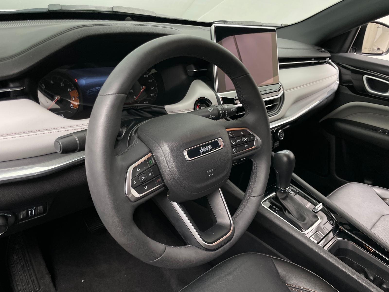 Thumbnail: 2023 Jeep Compass - 4