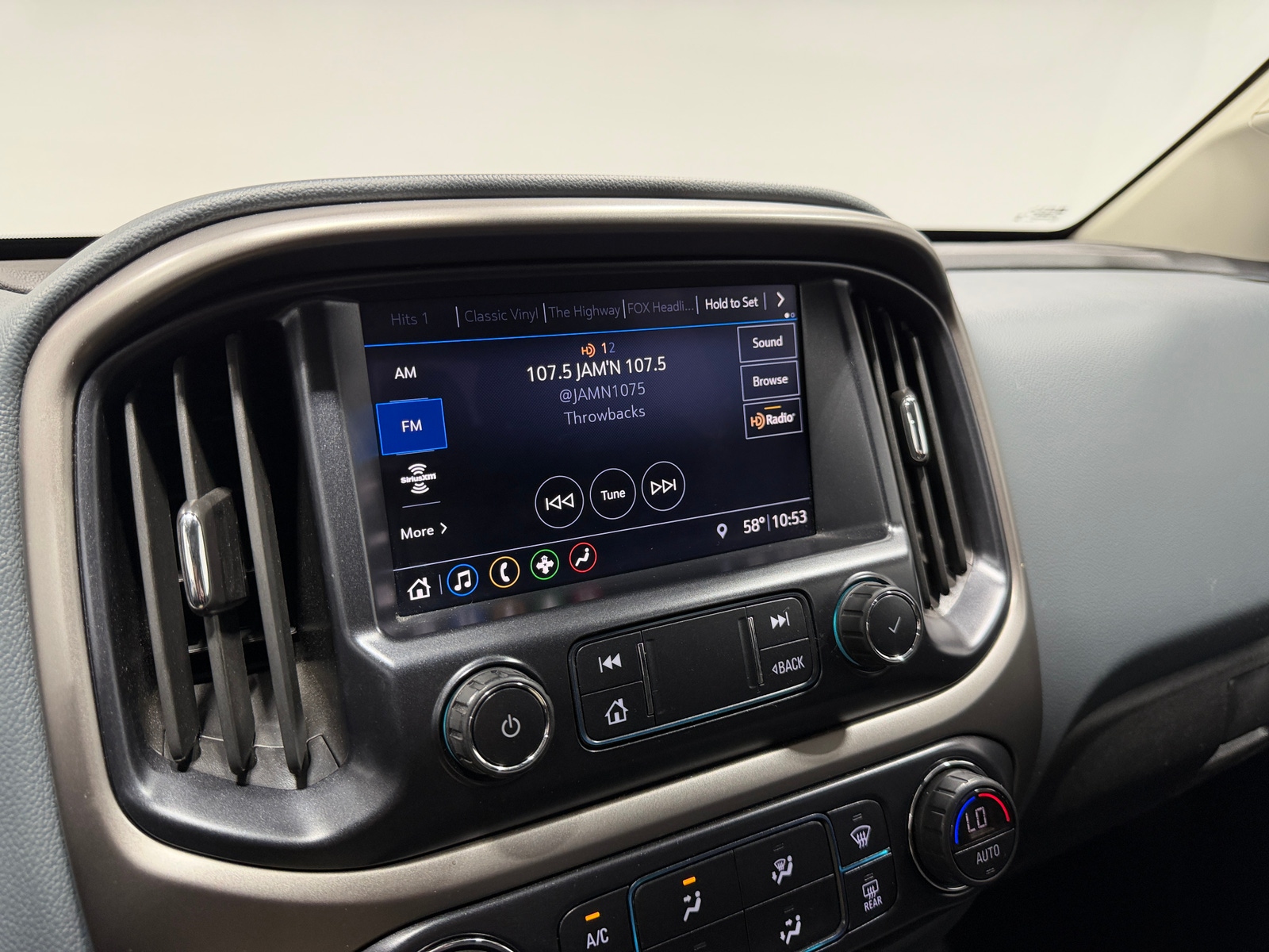 Thumbnail: 2020 Chevrolet Colorado - 3