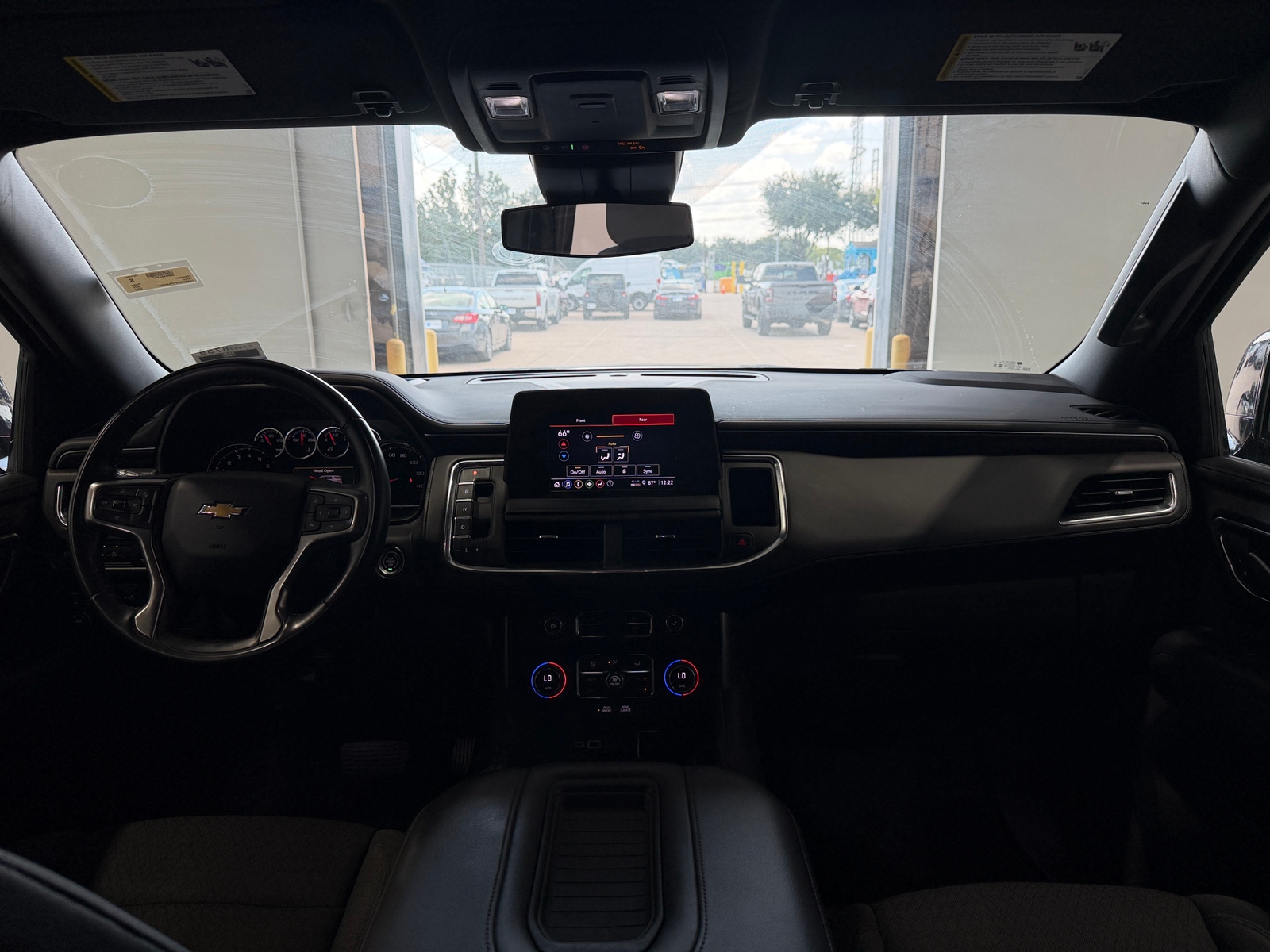 Thumbnail: 2023 Chevrolet Tahoe - 3