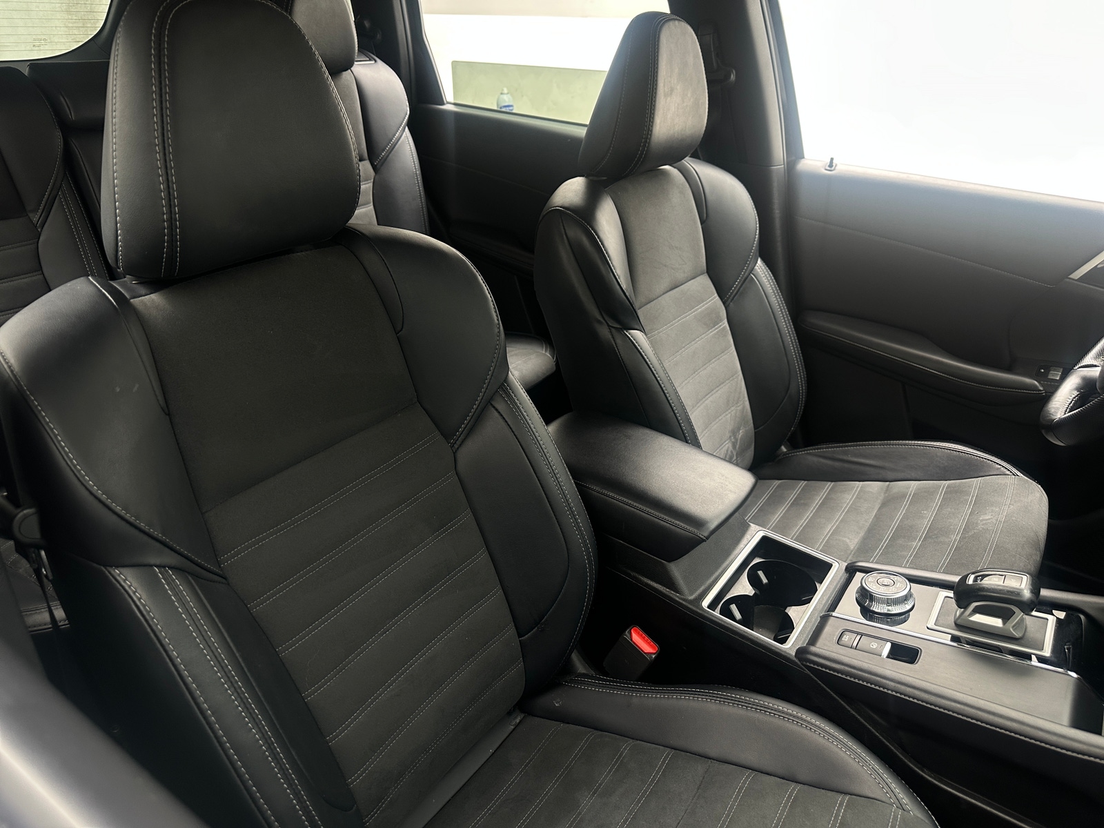 Thumbnail: 2024 Mitsubishi Outlander - 2