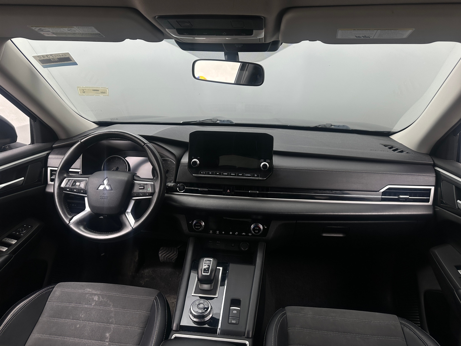 Thumbnail: 2024 Mitsubishi Outlander - 3