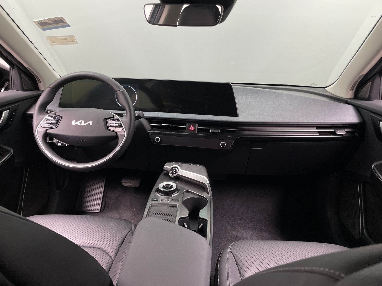 Thumbnail: 2024 Kia EV6 - 2