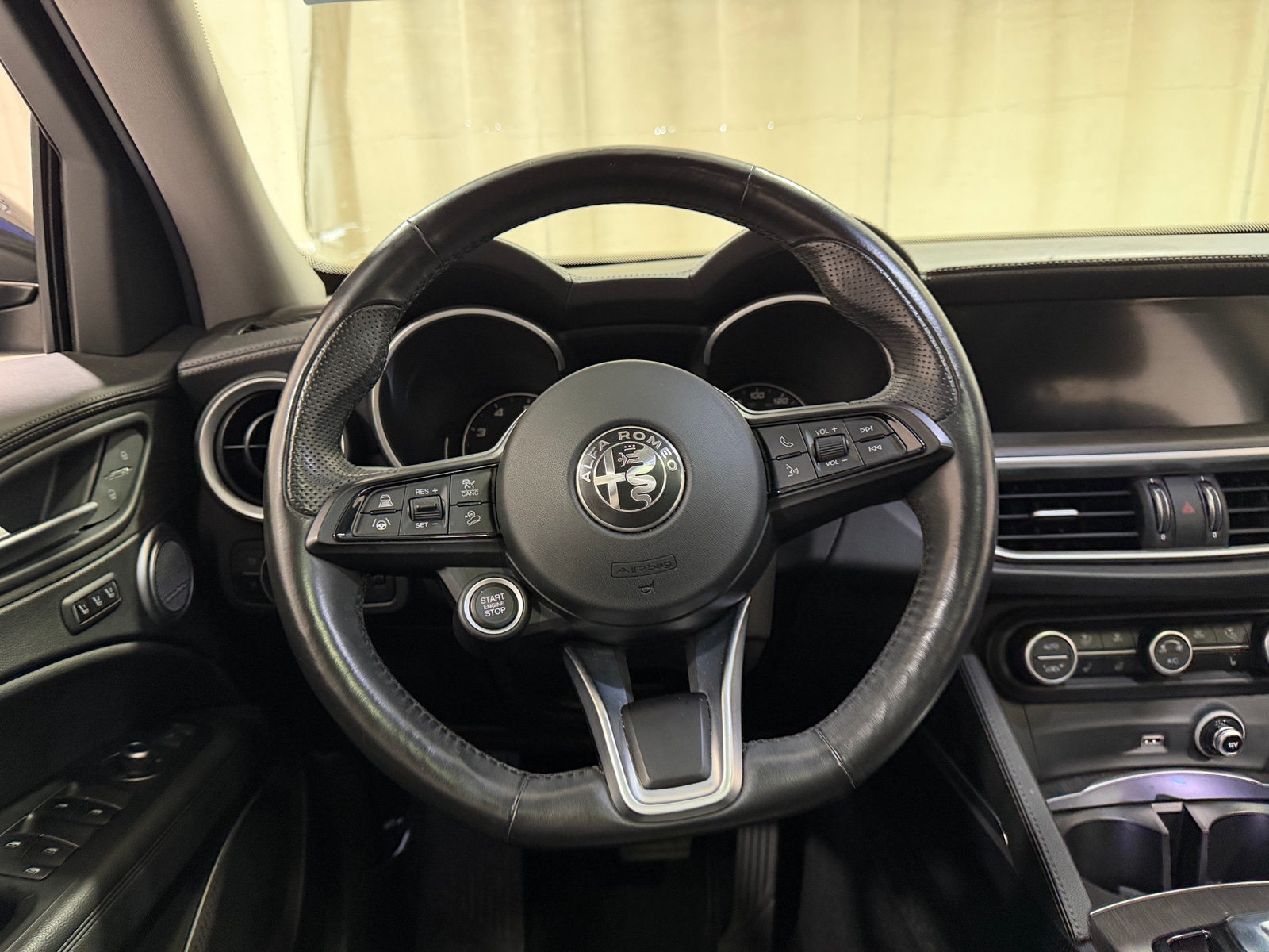 Thumbnail: 2020 Alfa Romeo Stelvio - 4