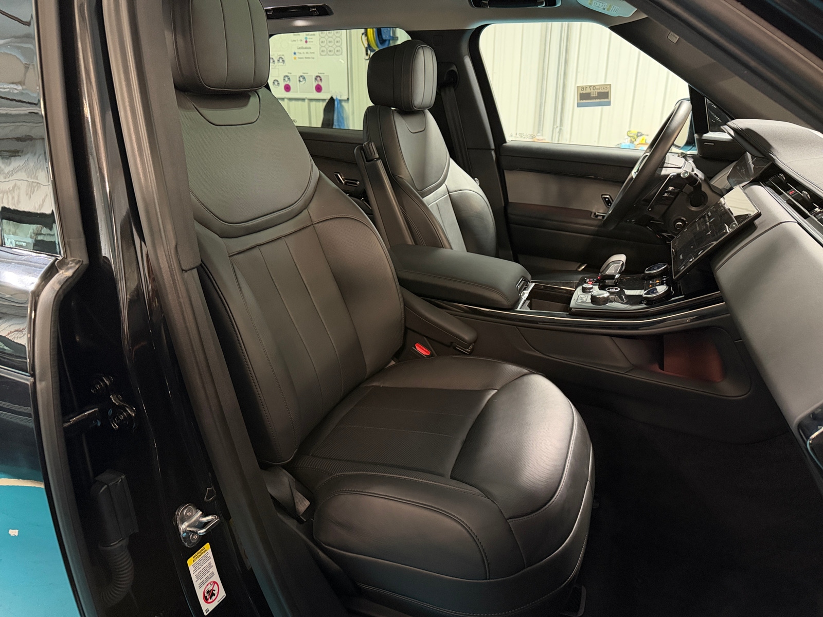 Thumbnail: 2023 Land Rover Range Rover Sport - 2