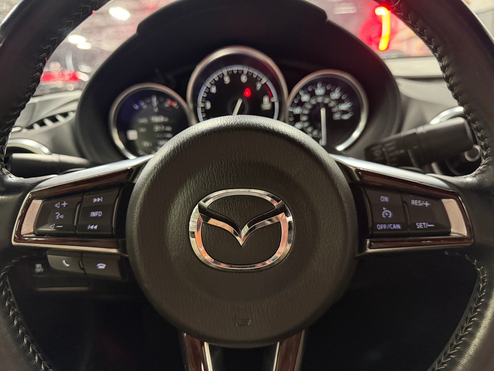 Thumbnail: 2020 Mazda MX-5 Miata - 4