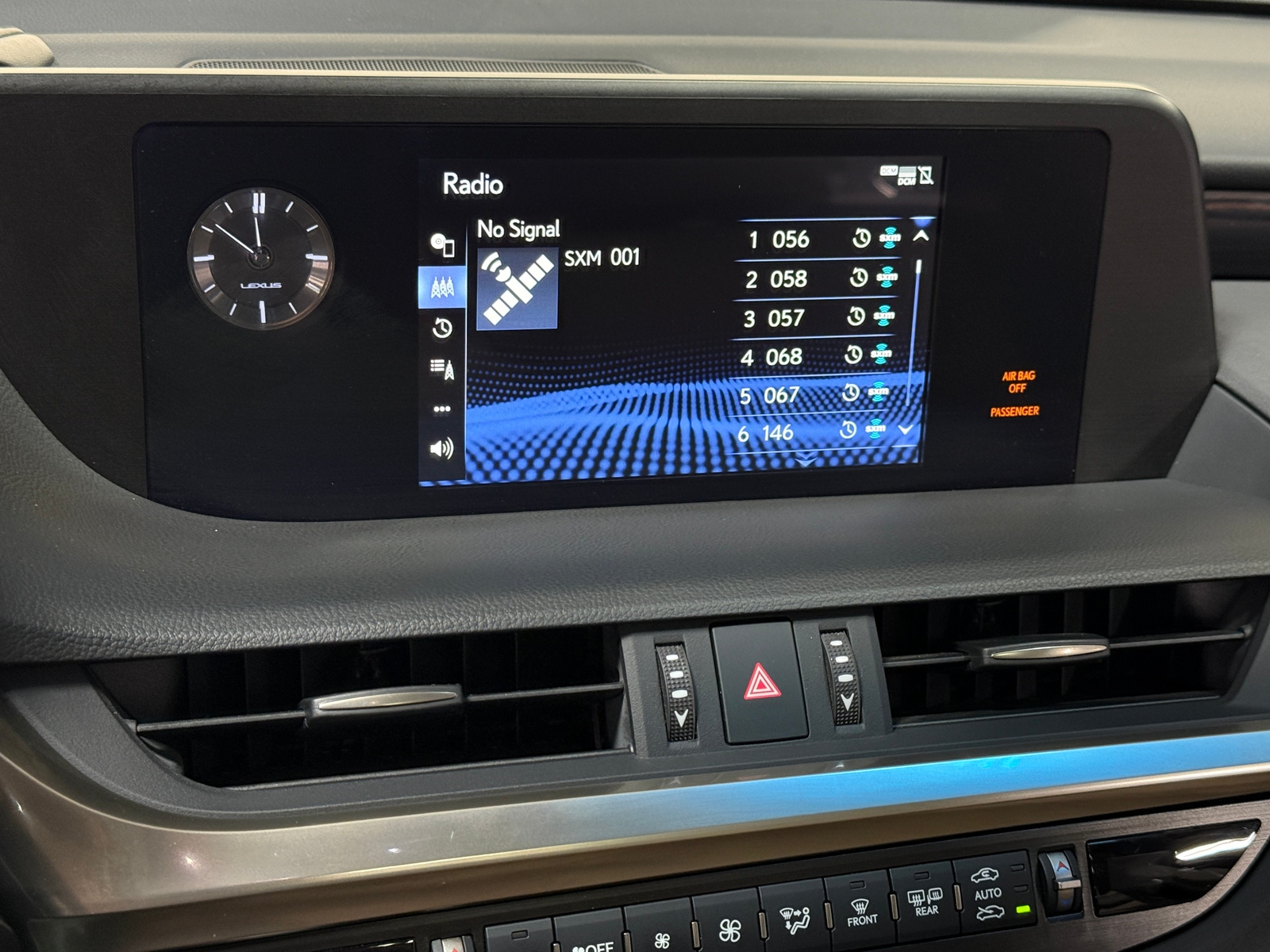 Thumbnail: 2021 Lexus ES - 4