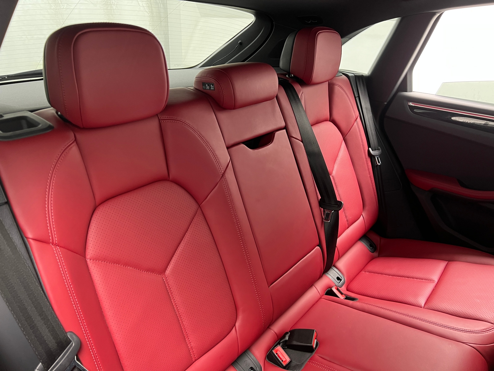 Thumbnail: 2024 Porsche Macan - 6
