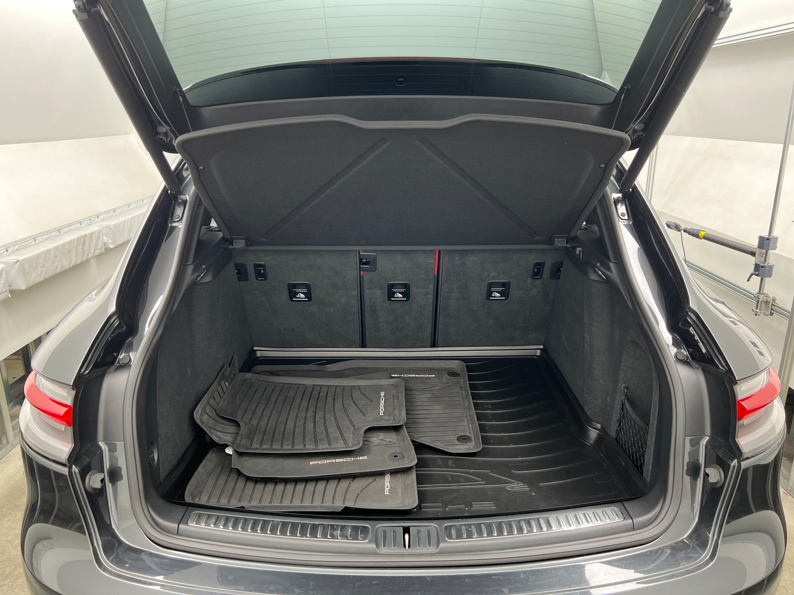 Thumbnail: 2024 Porsche Macan - 7