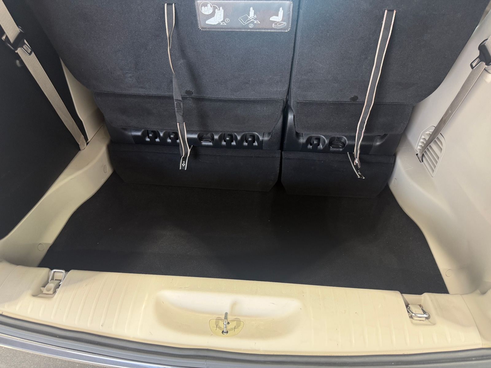 Thumbnail: 2019 Chrysler Pacifica - 6