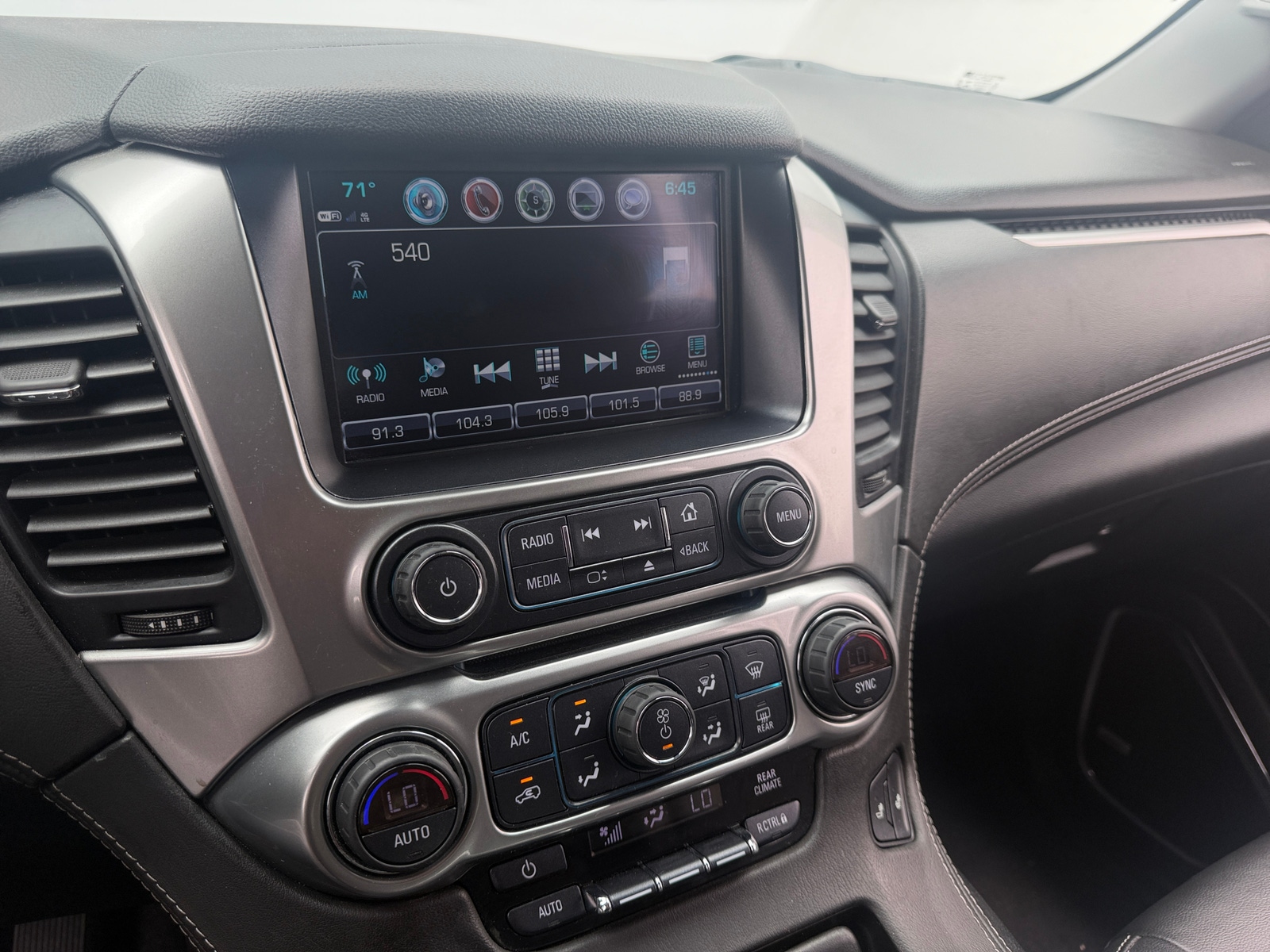 Thumbnail: 2020 Chevrolet Tahoe - 3