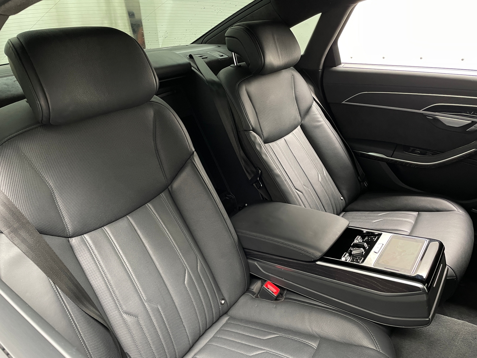 Thumbnail: 2020 Audi A8 - 5