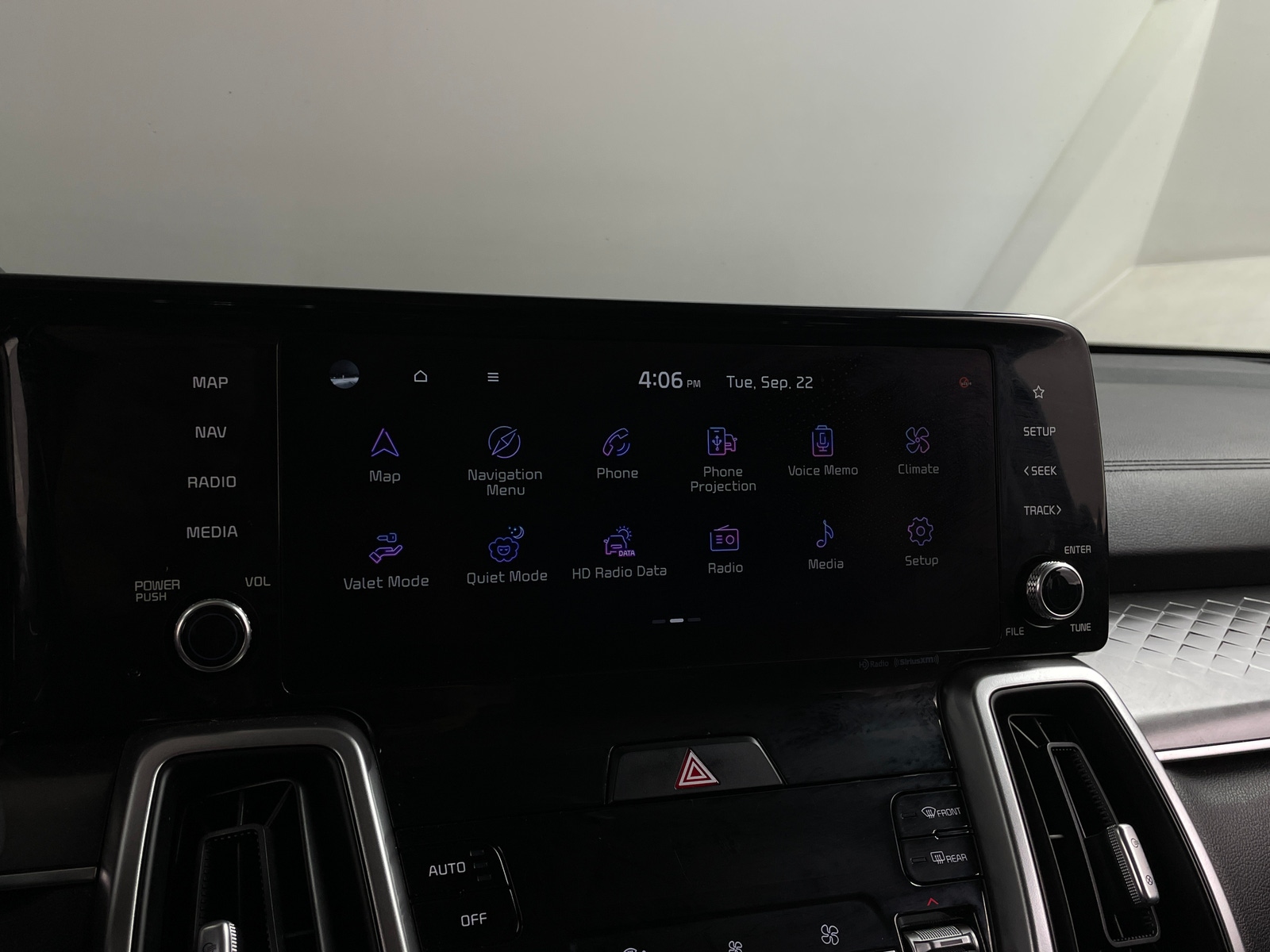 Thumbnail: 2022 Kia Sorento - 3