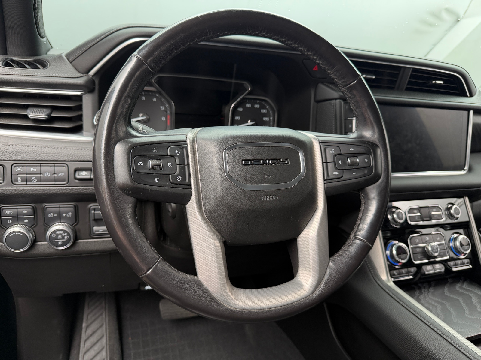 Thumbnail: 2021 GMC Yukon XL - 4