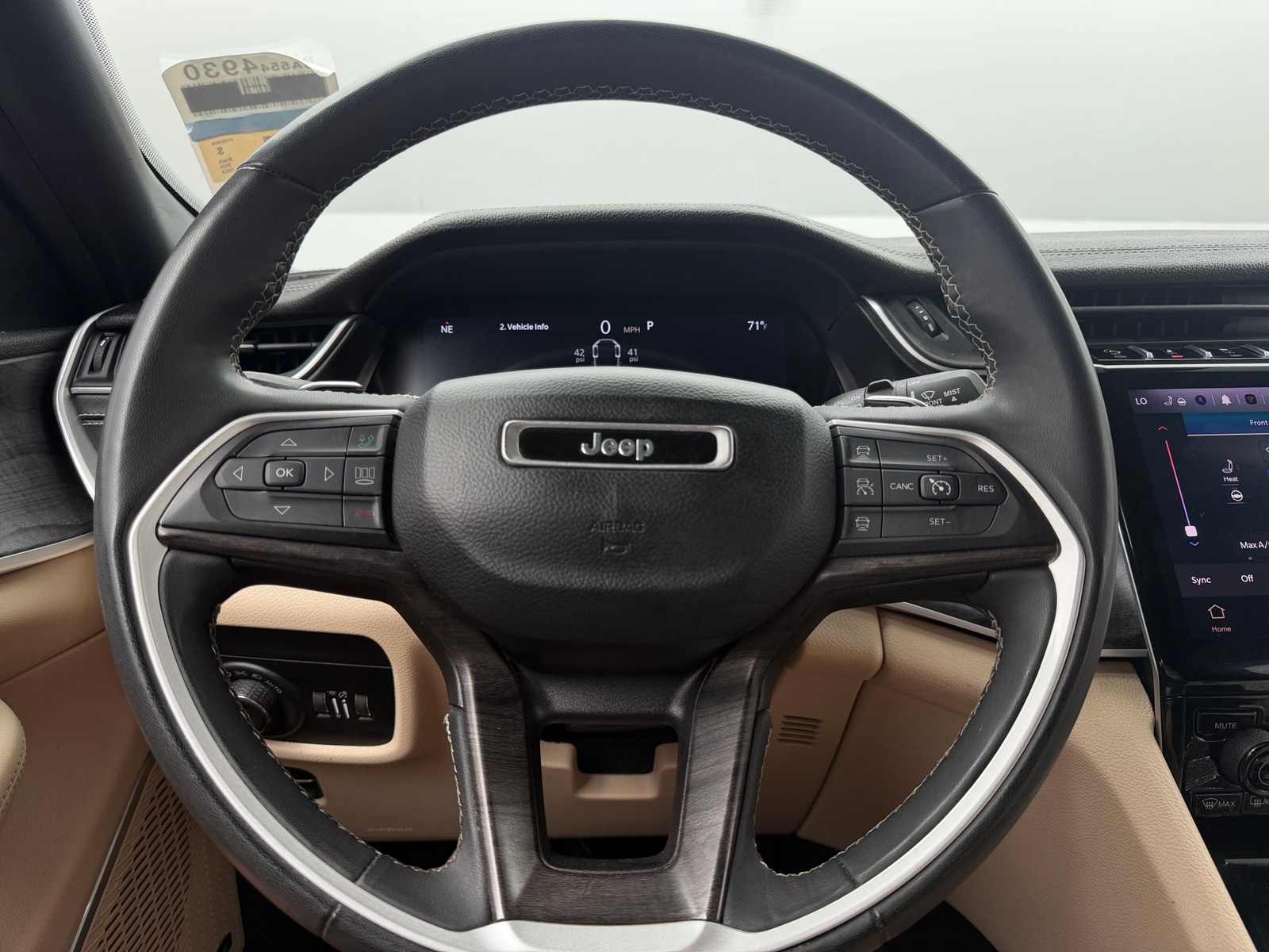 Thumbnail: 2023 Jeep Grand Cherokee L - 4