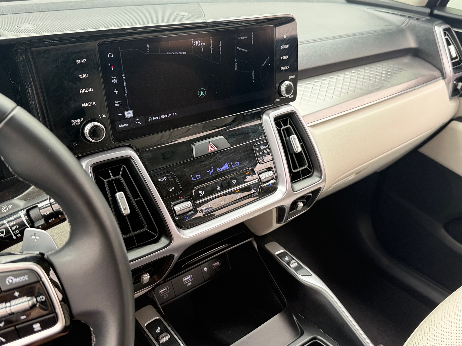 Thumbnail: 2023 Kia Sorento - 3