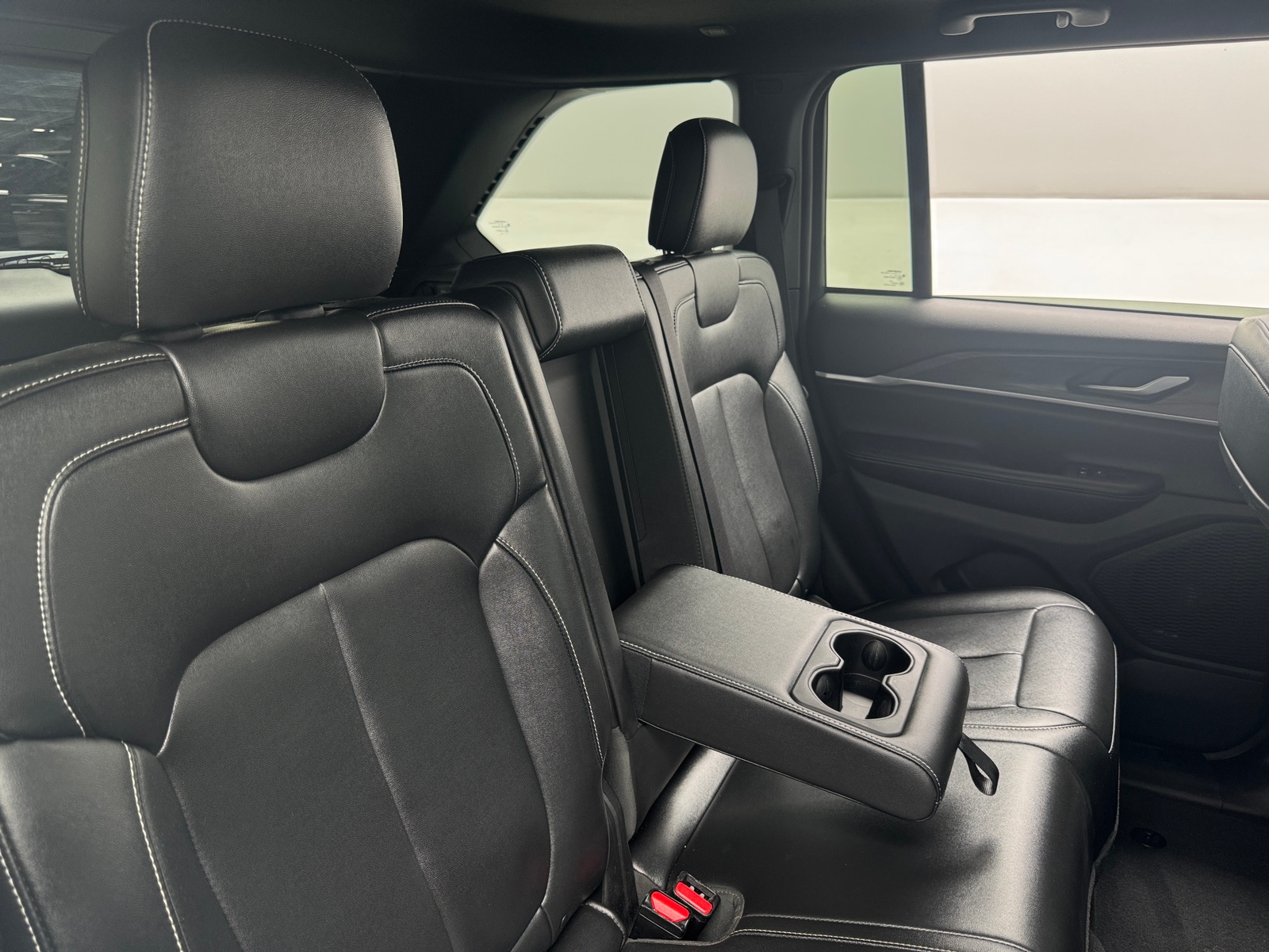 Thumbnail: 2024 Jeep Grand Cherokee - 5