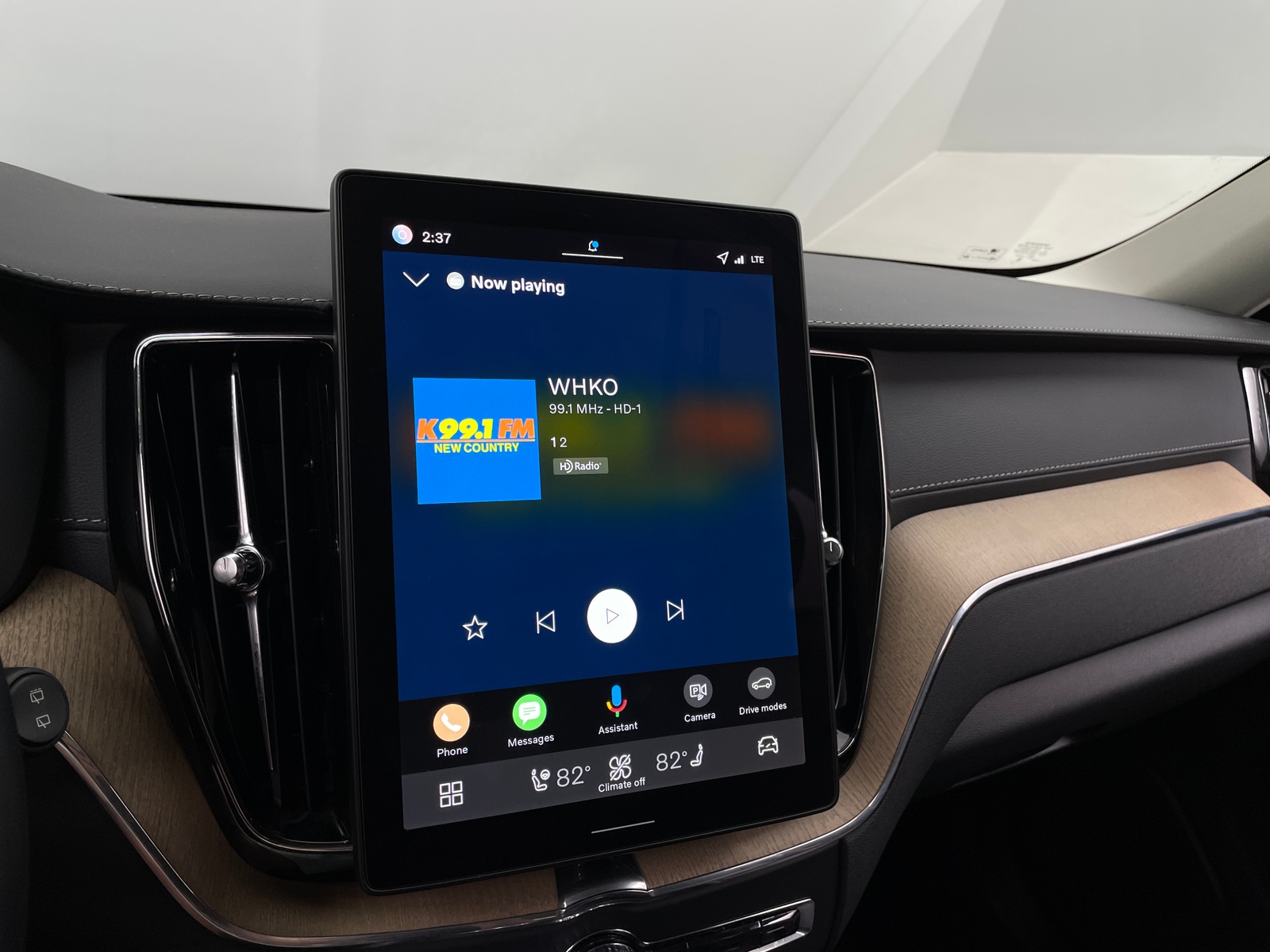 Thumbnail: 2026 Volvo XC60 - 3