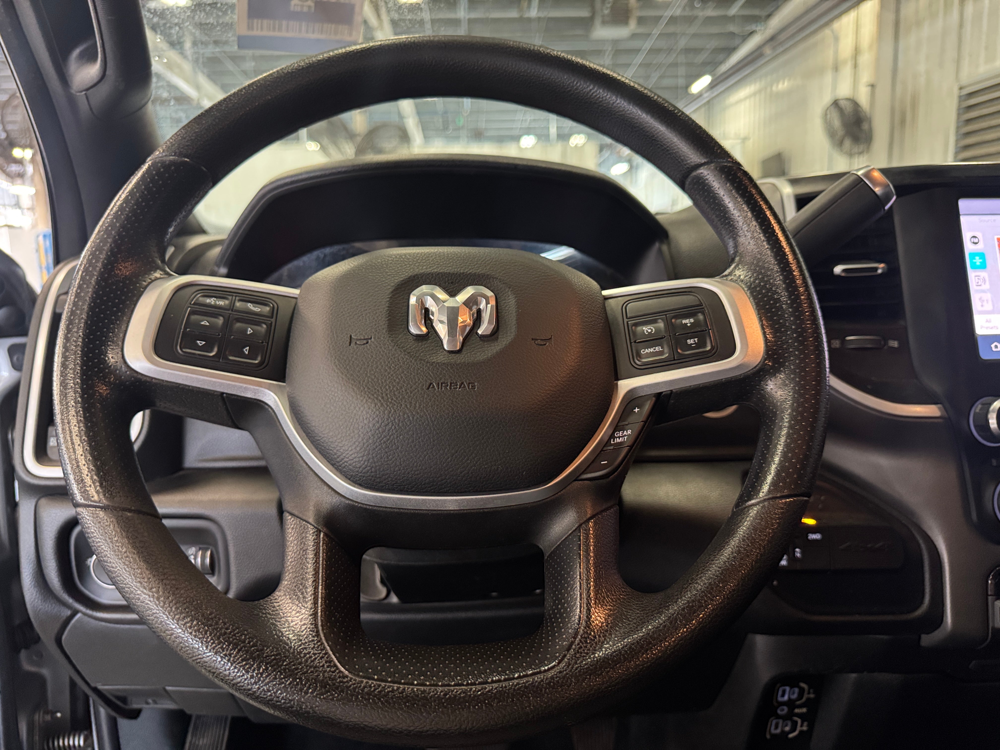 3C6UR5JL8NG203094
