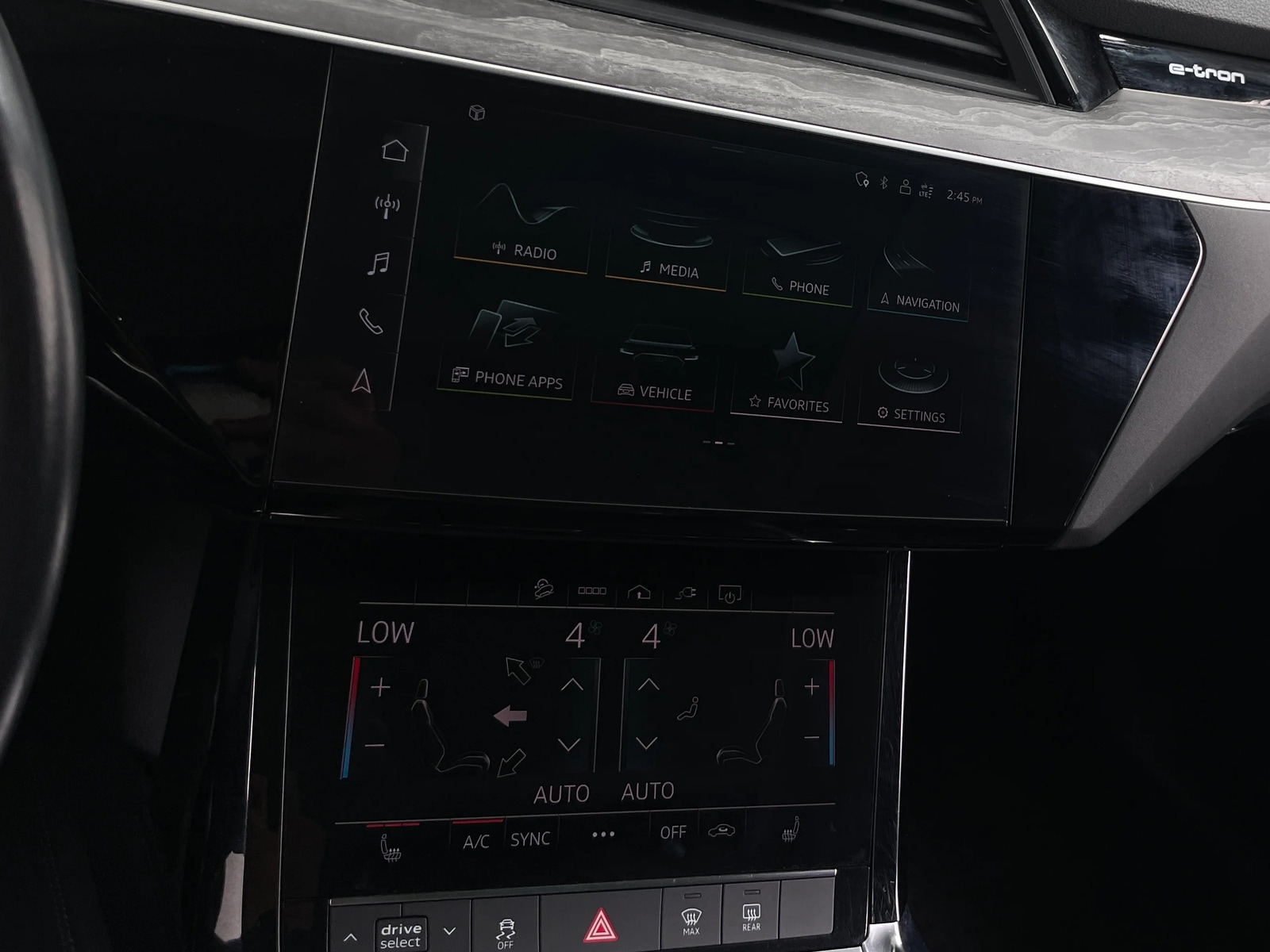 Thumbnail: 2021 Audi e-tron S - 3