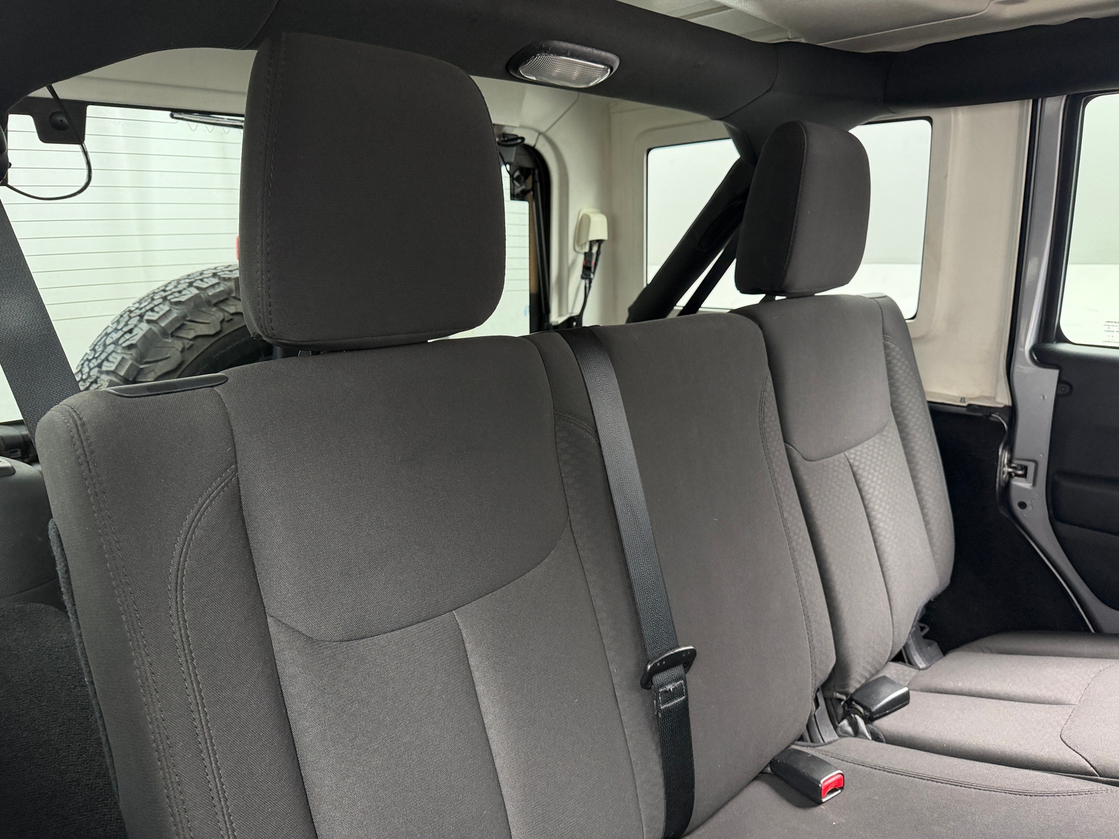Thumbnail: 2016 Jeep Wrangler - 6