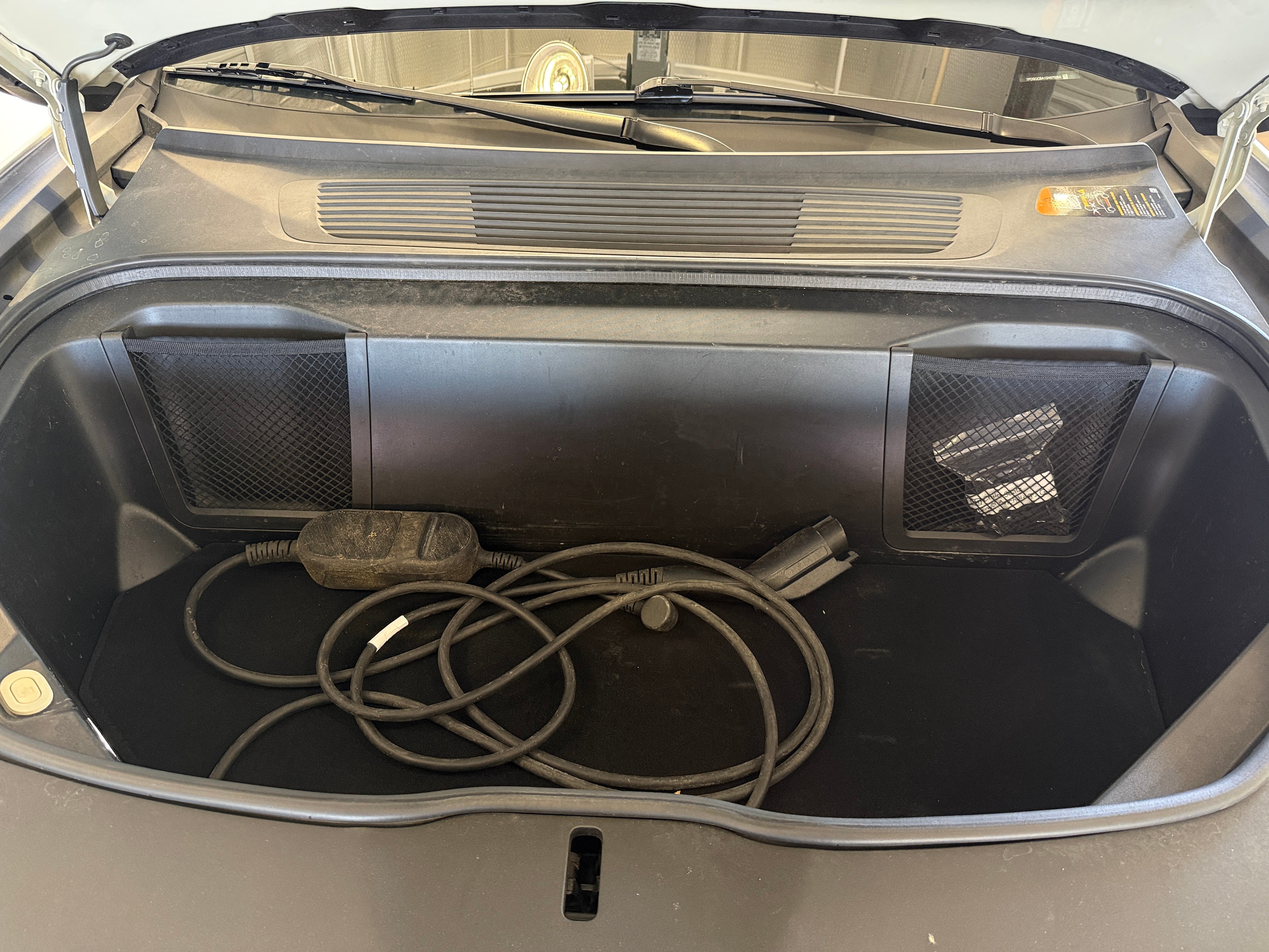 2025 Rivian R1S Ascend