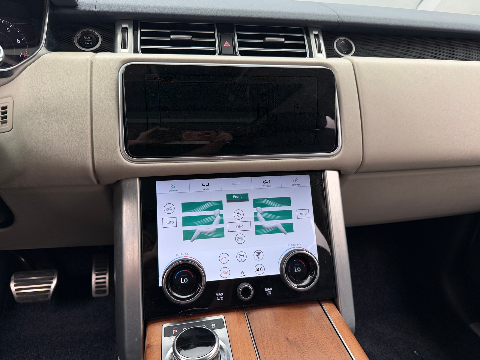 Thumbnail: 2021 Land Rover Range Rover - 4