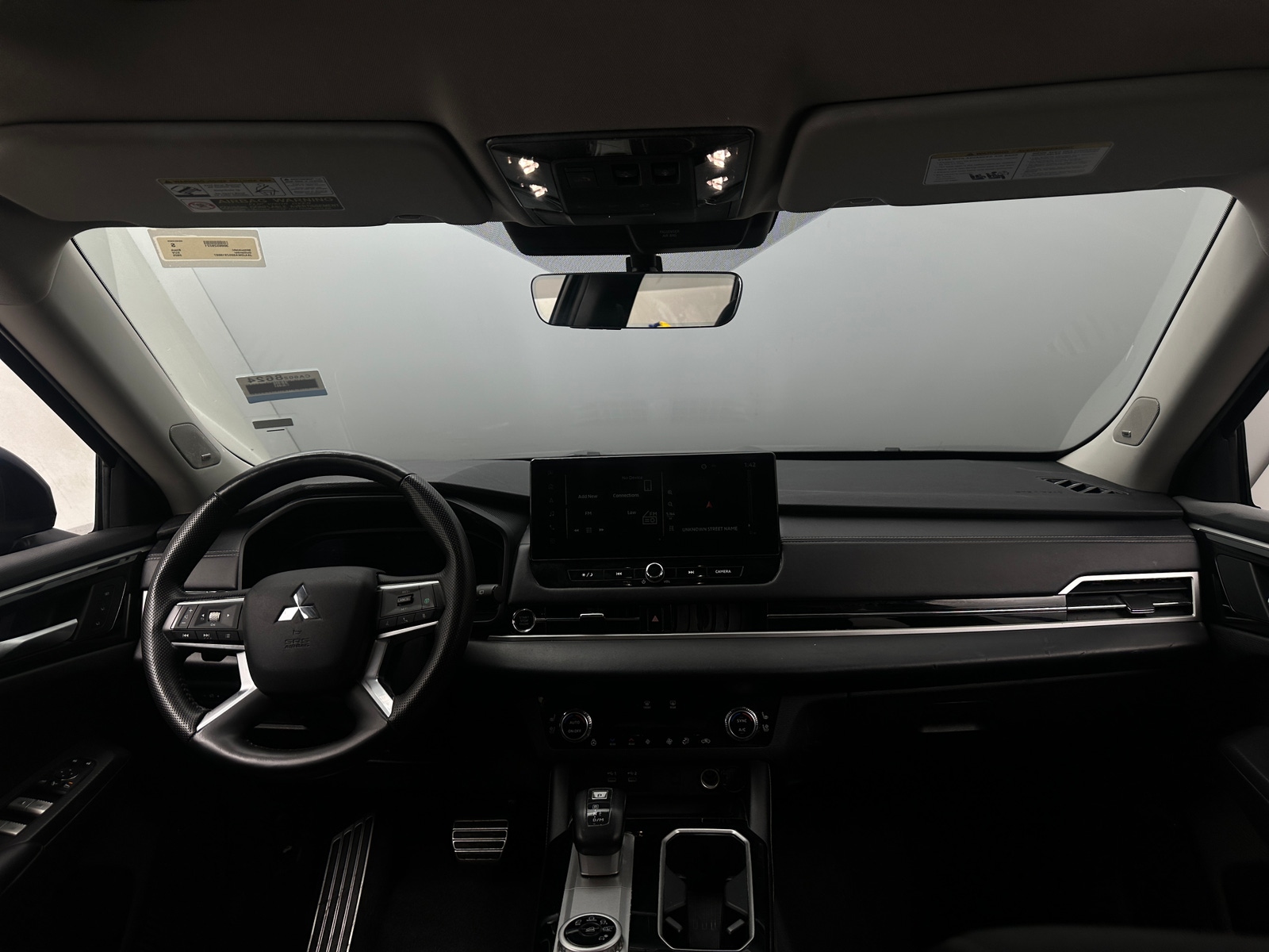 Thumbnail: 2025 Mitsubishi Outlander - 3