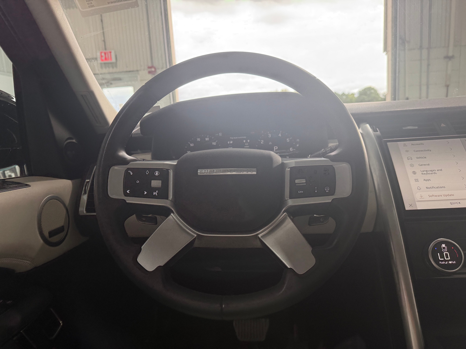 Thumbnail: 2025 Land Rover Discovery - 4
