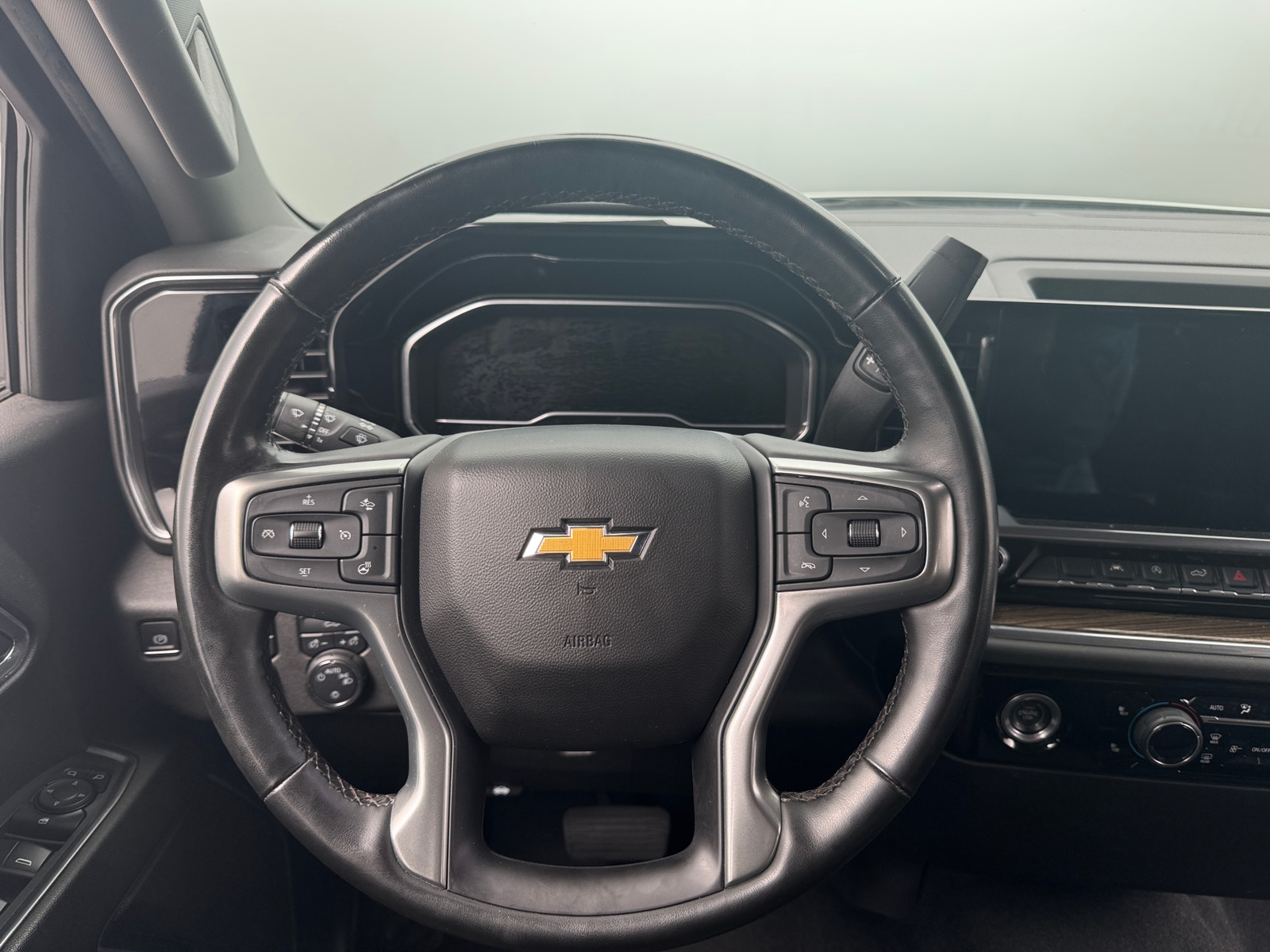 Thumbnail: 2023 Chevrolet Silverado 1500 - 5
